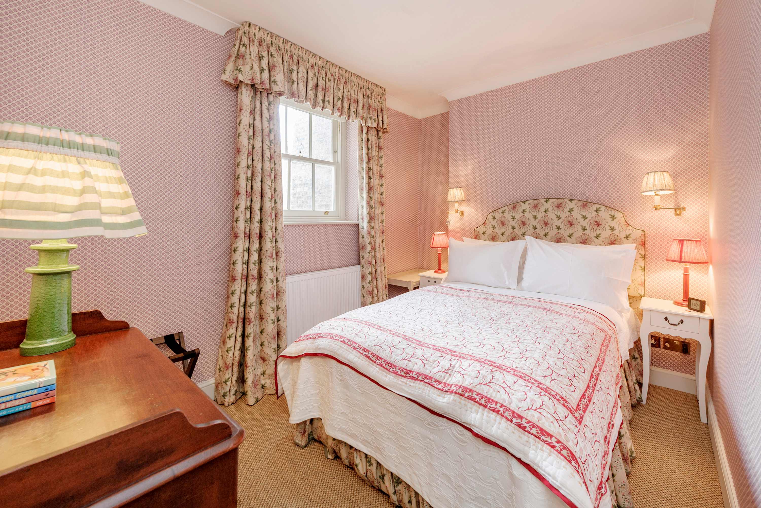 View Gorgeous 3 bedroom flat - Pimlico in Cumberland Street 7 SW1V 4LS Gorgeous 3 bedroom flat - Pimlico in Cumberland Street 7 SW1V 4LS - Property image 3 - VivreStays