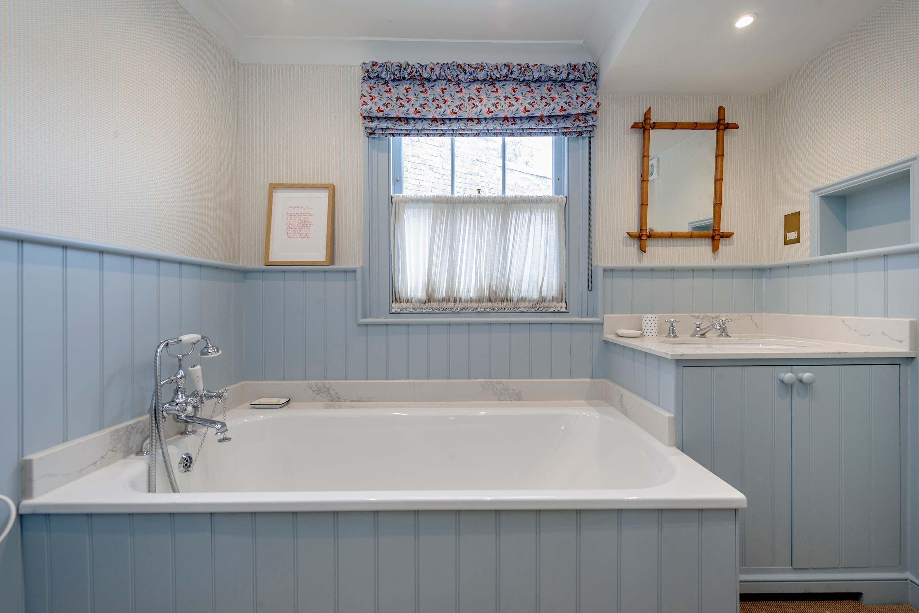 View Gorgeous 3 bedroom flat - Pimlico in Cumberland Street 7 SW1V 4LS Gorgeous 3 bedroom flat - Pimlico in Cumberland Street 7 SW1V 4LS - Property image 16 - VivreStays