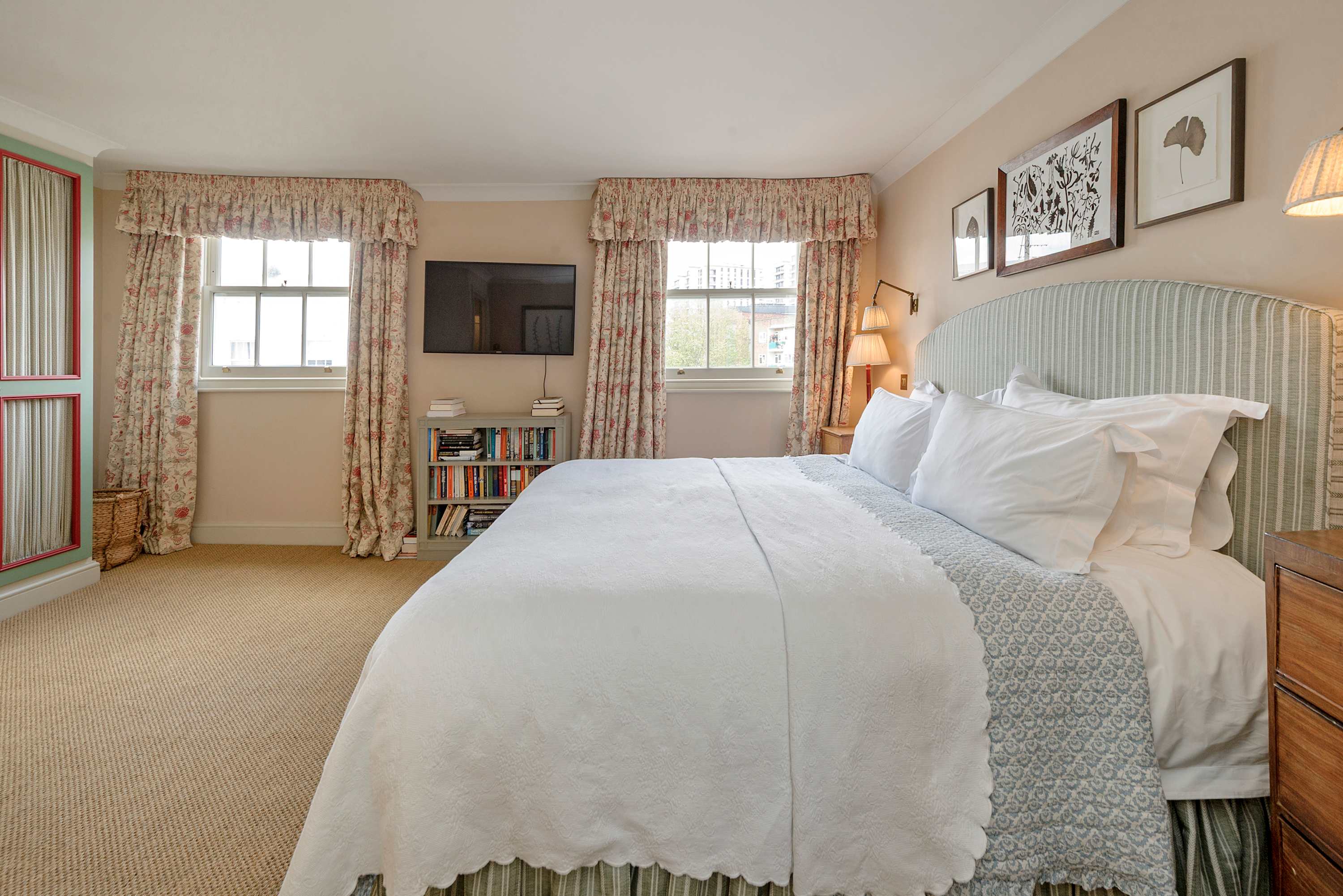 View Gorgeous 3 bedroom flat - Pimlico in Cumberland Street 7 SW1V 4LS Gorgeous 3 bedroom flat - Pimlico in Cumberland Street 7 SW1V 4LS - Property image 5 - VivreStays