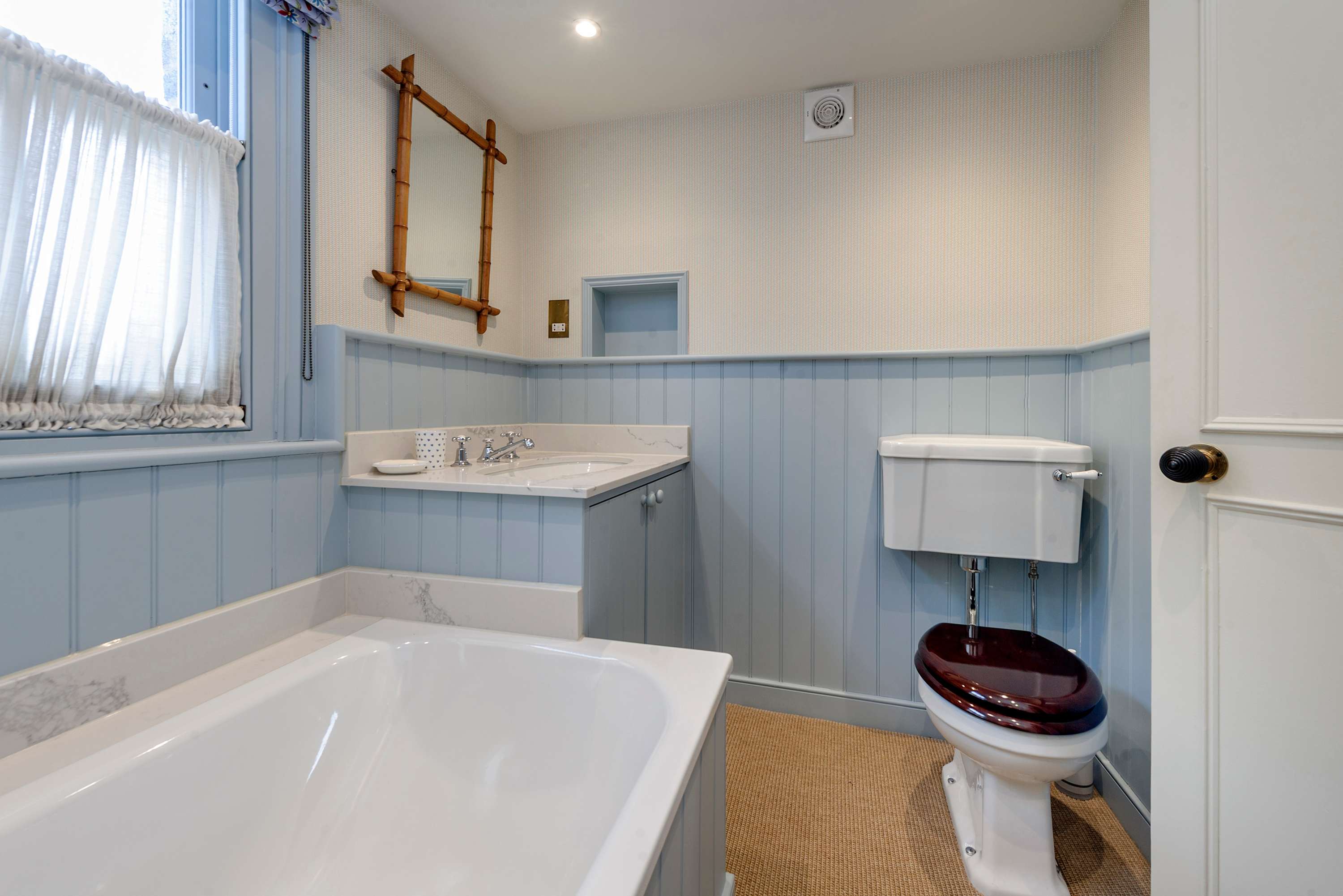 View Gorgeous 3 bedroom flat - Pimlico in Cumberland Street 7 SW1V 4LS Gorgeous 3 bedroom flat - Pimlico in Cumberland Street 7 SW1V 4LS - Property image 17 - VivreStays