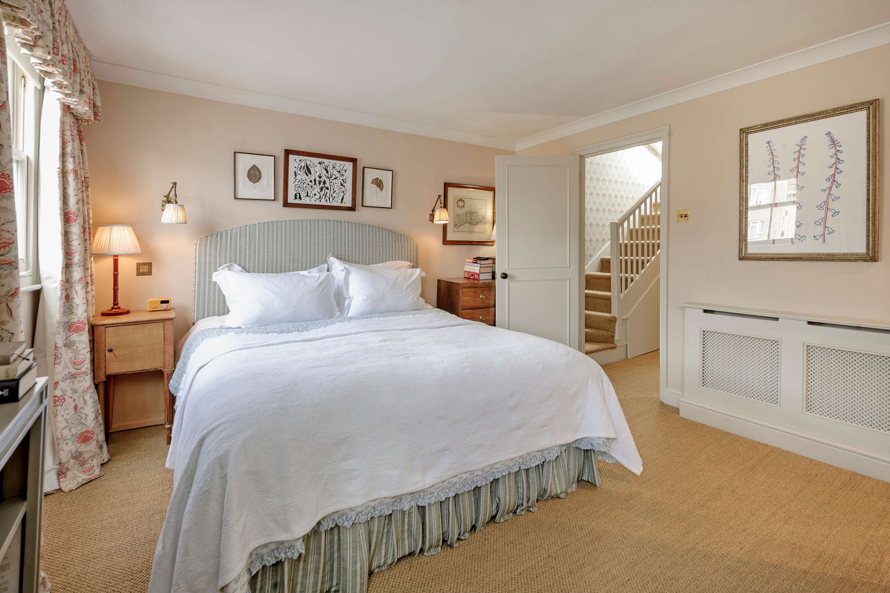 View Gorgeous 3 bedroom flat - Pimlico in Cumberland Street 7 SW1V 4LS Gorgeous 3 bedroom flat - Pimlico in Cumberland Street 7 SW1V 4LS - Property image 4 - VivreStays