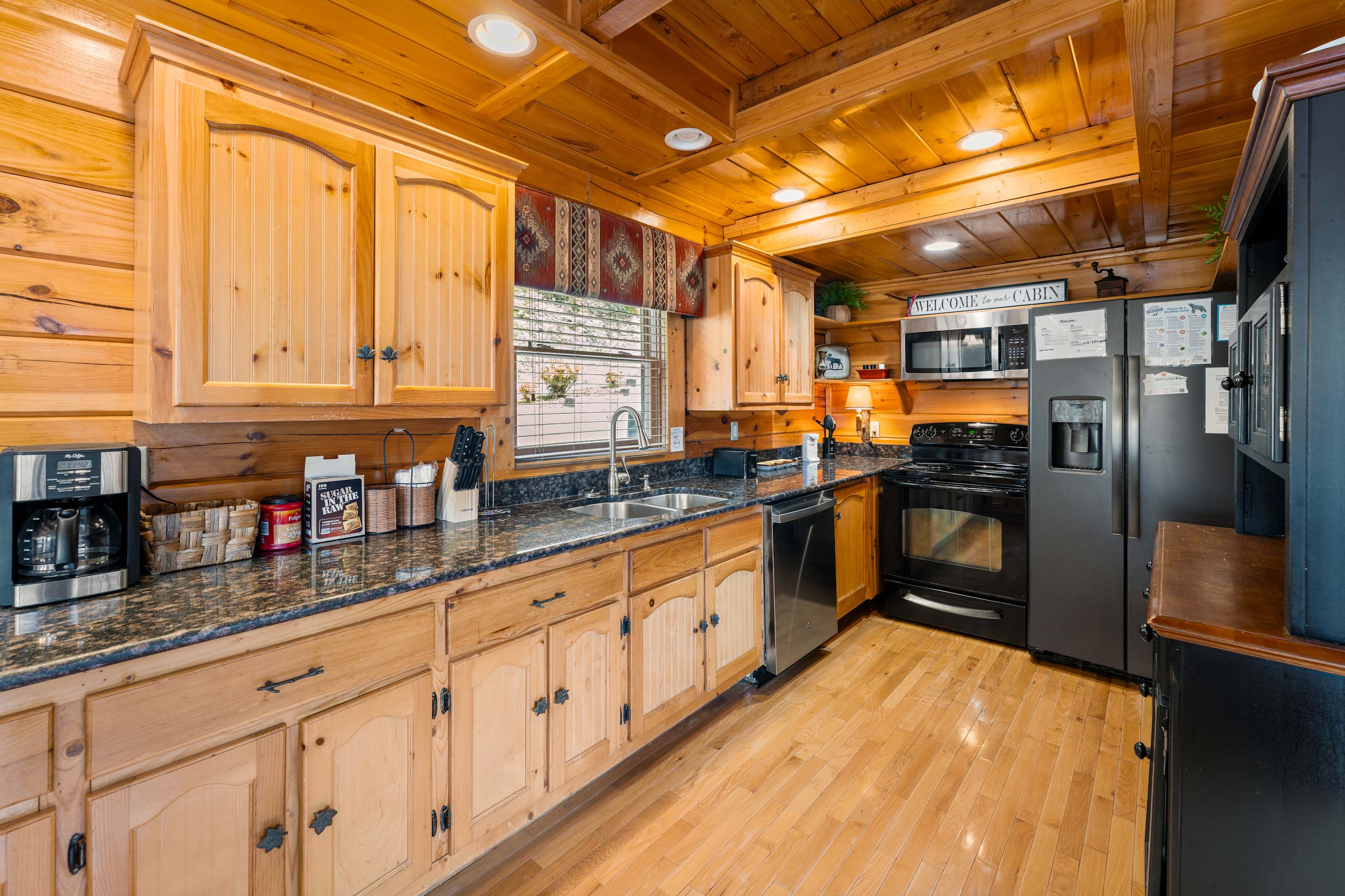Family Mountainside Stay for 12 w Hot Tub & Mtn Views 5