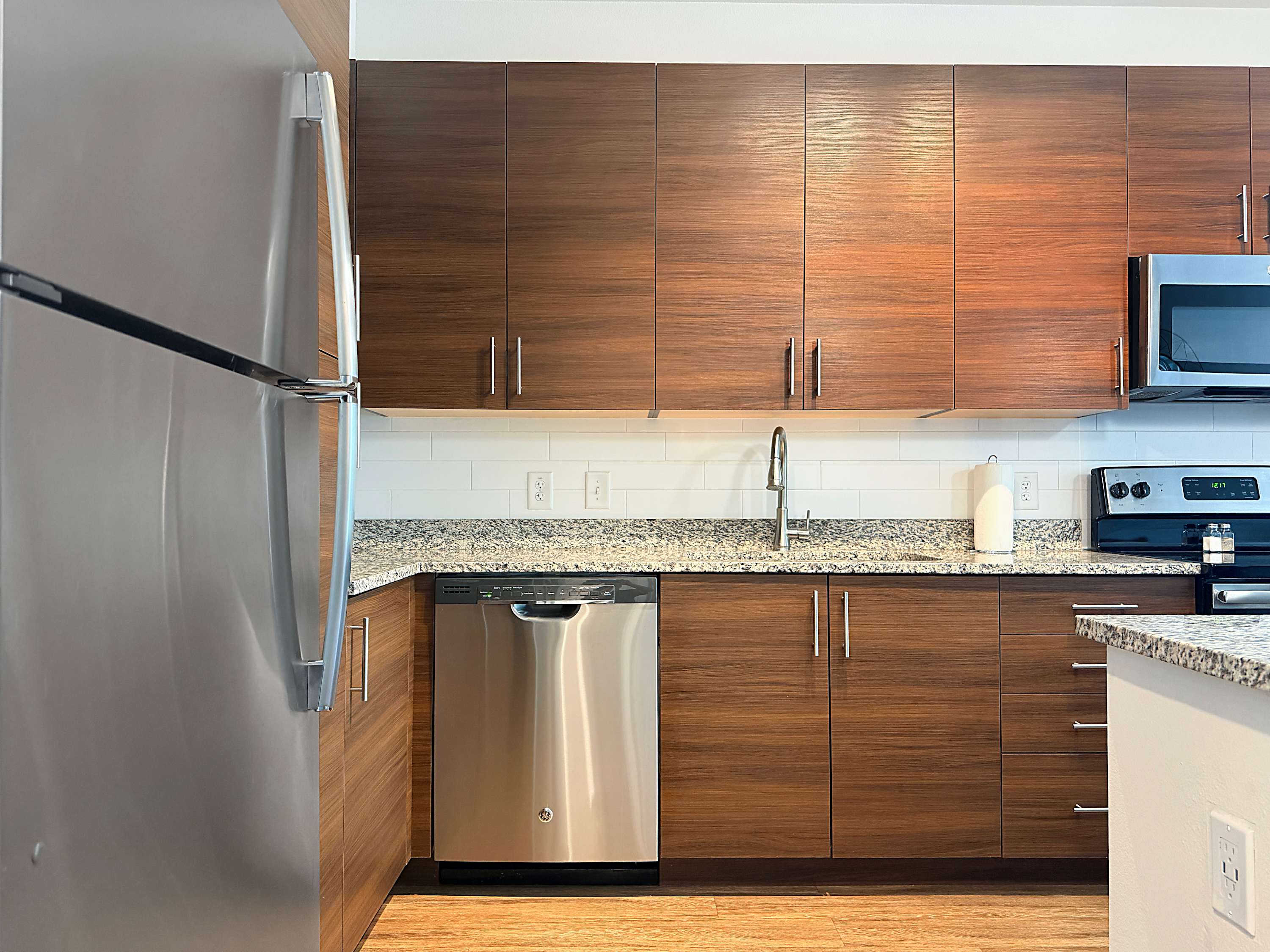 1 BR Luxury Living, Central Downtown St. Pete