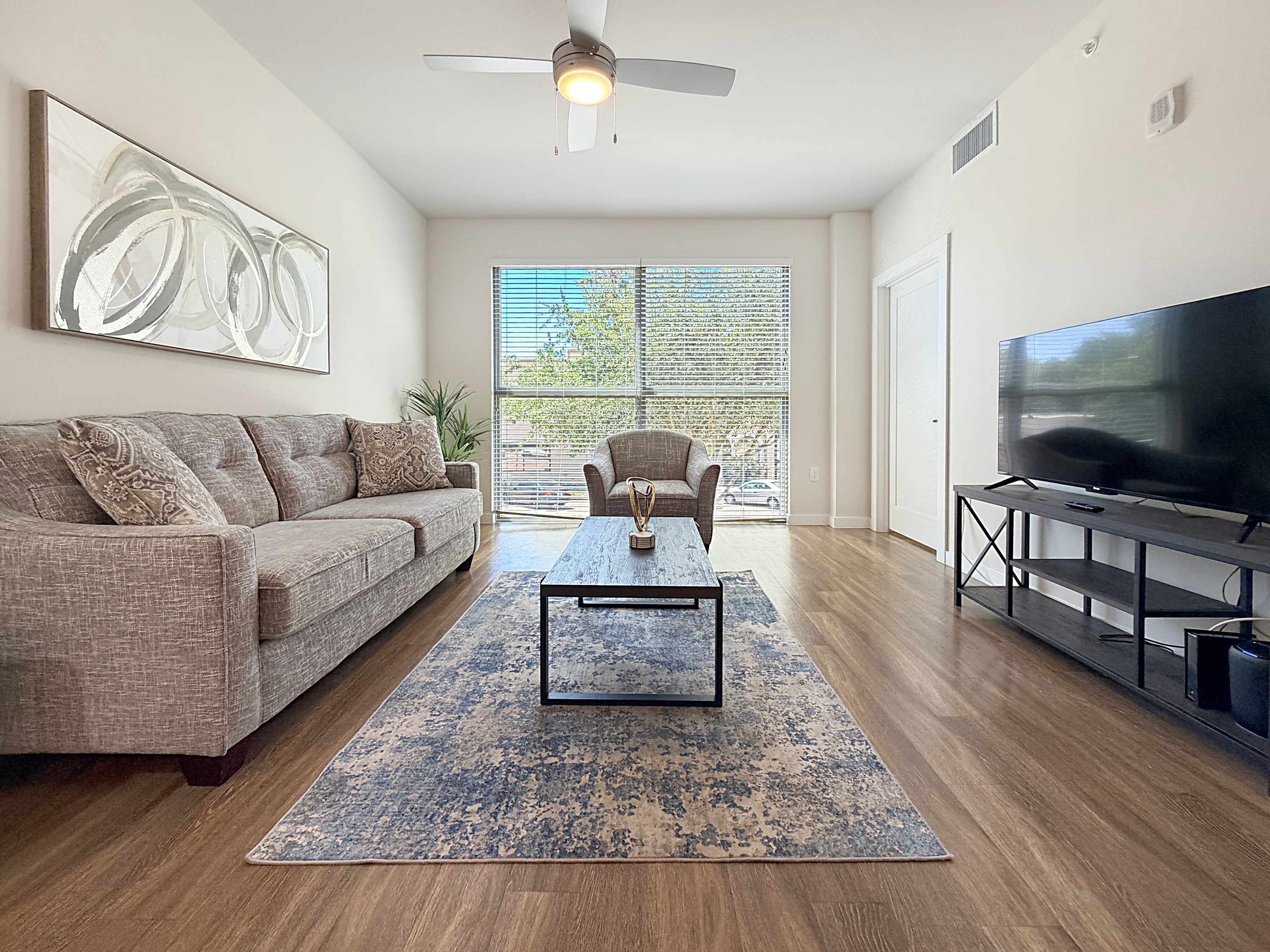1 BR Luxury Living, Central Downtown St. Pete
