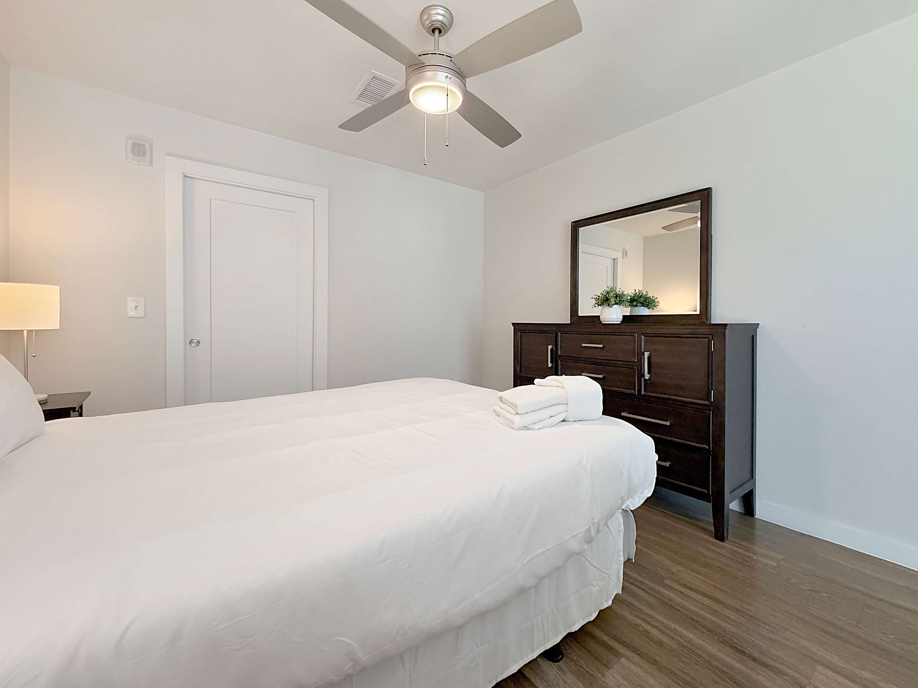 1 BR Luxury Living, Central Downtown St. Pete
