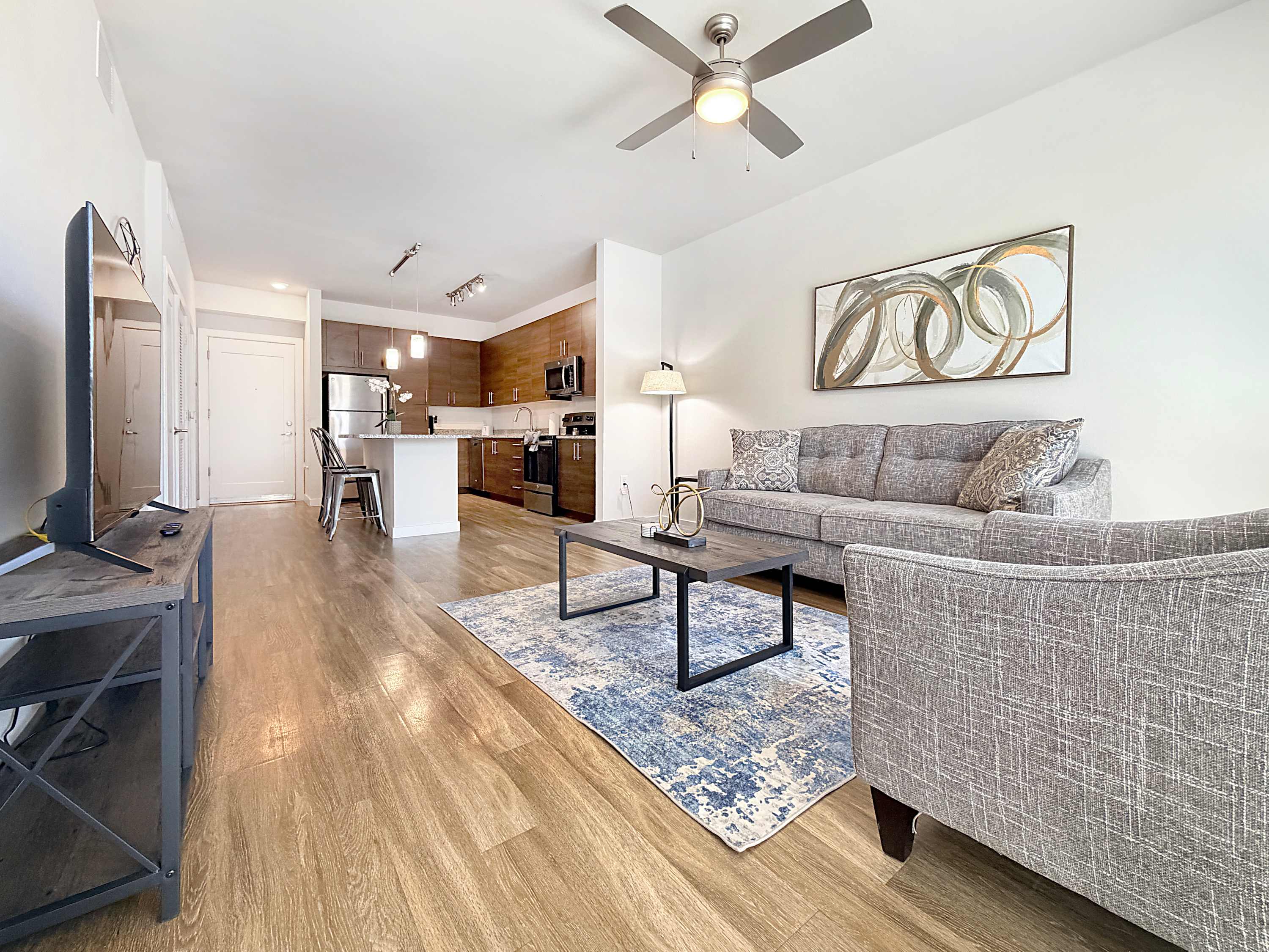 1 BR Luxury Living, Central Downtown St. Pete