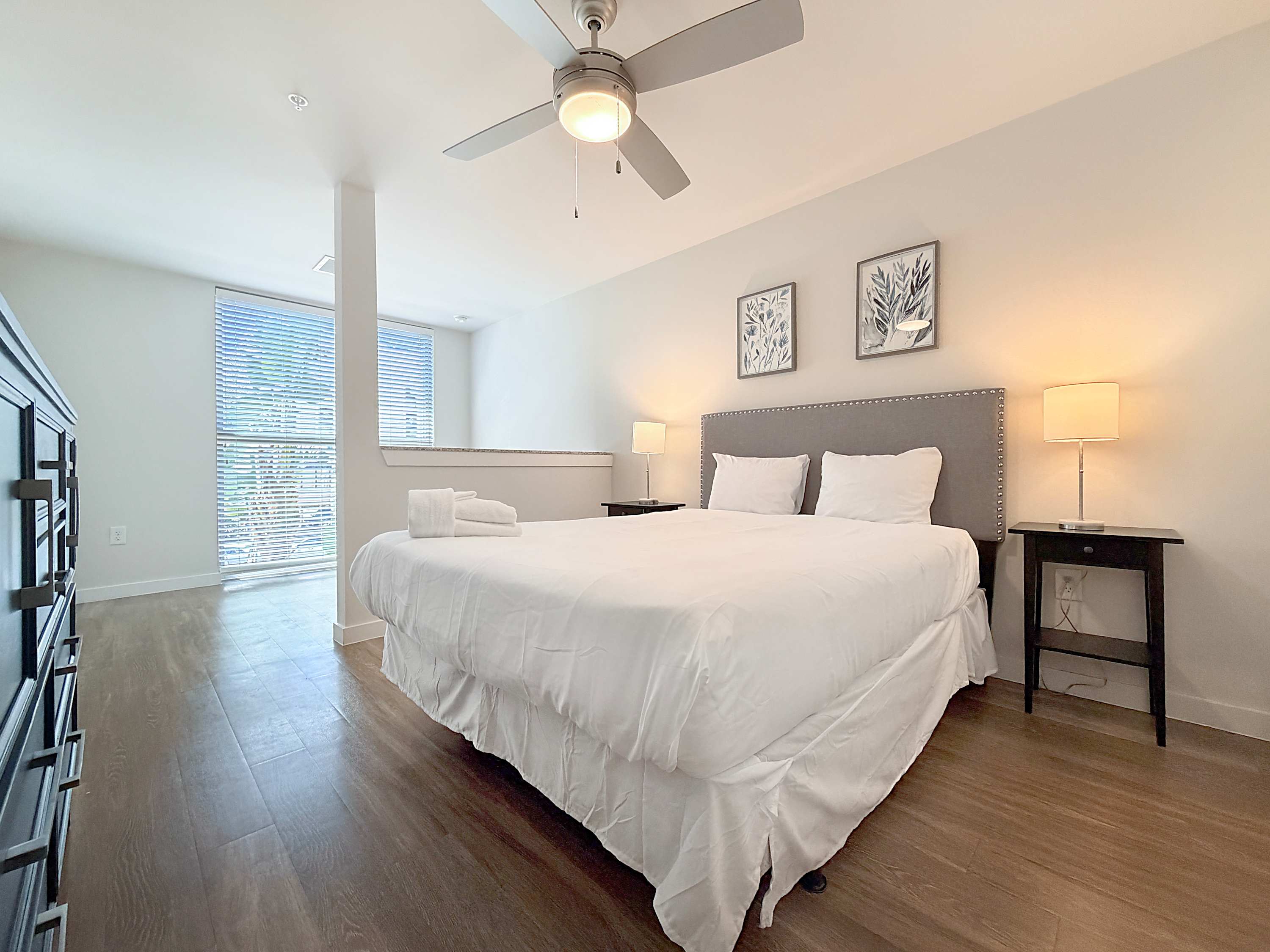 1 BR Luxury Living, Central Downtown St. Pete