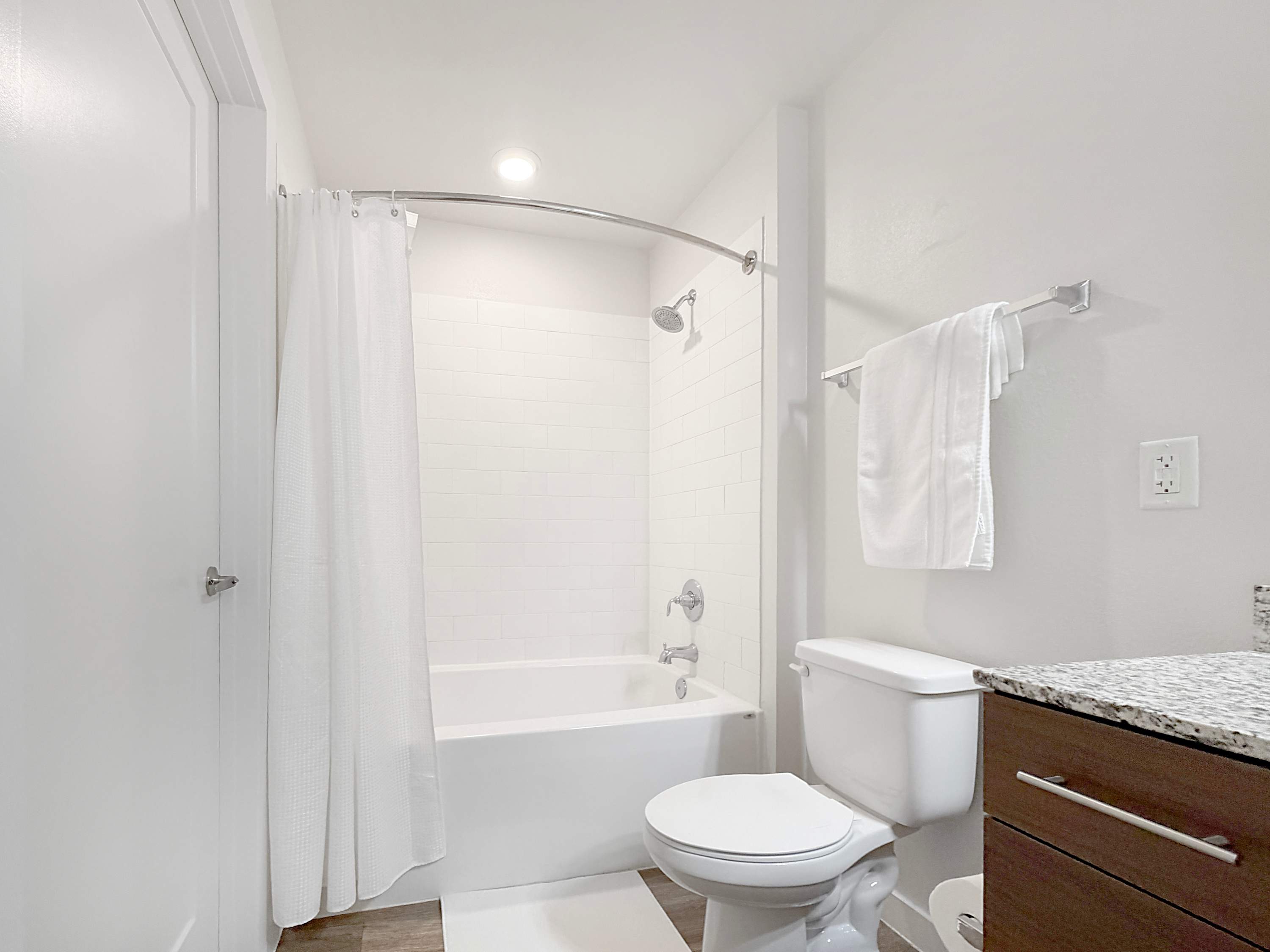 1 BR Luxury Living, Central Downtown St. Pete