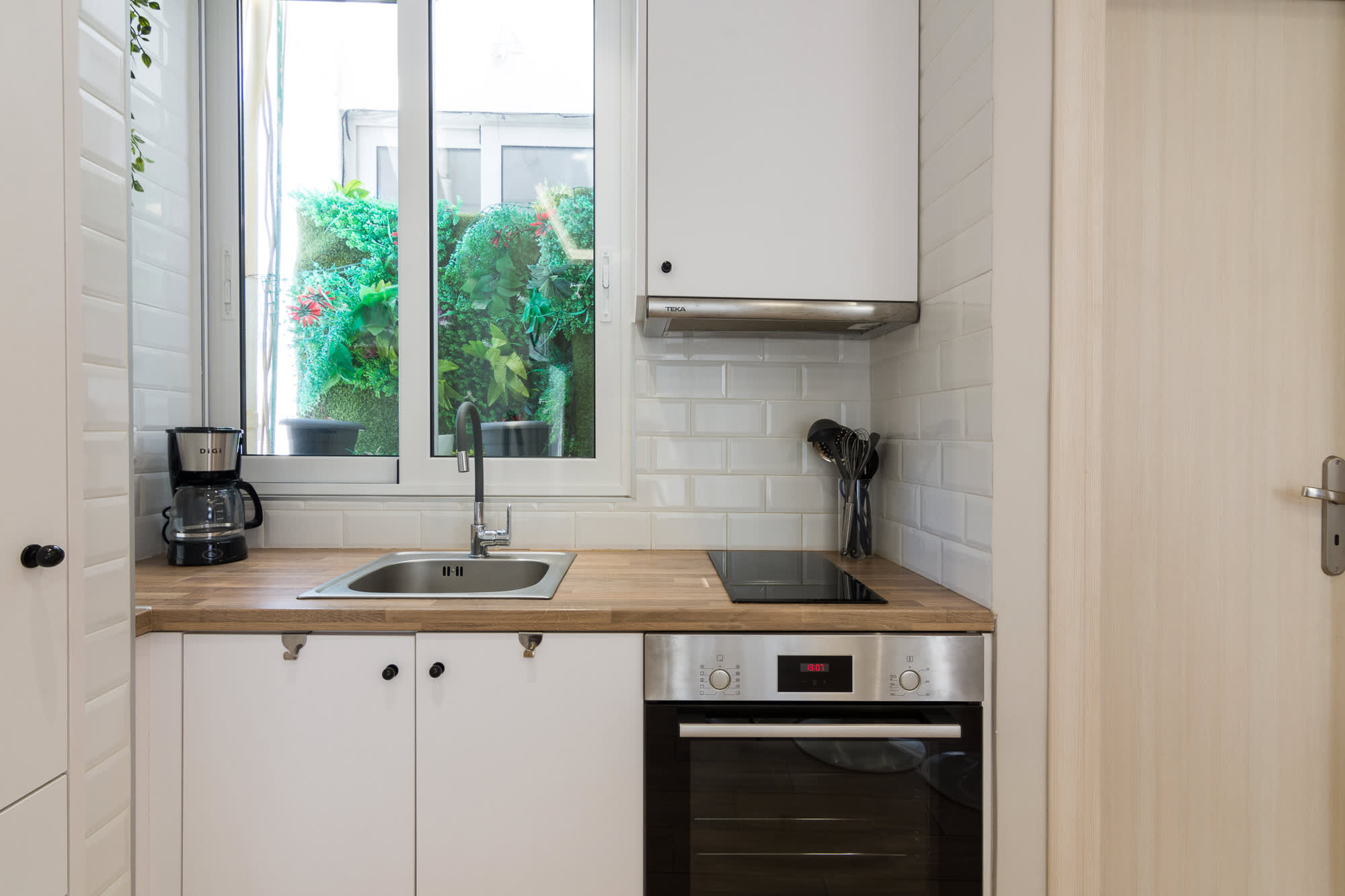 Modern 1 Bd Stay Near Piraeus Tower in Piraeus — photo 3