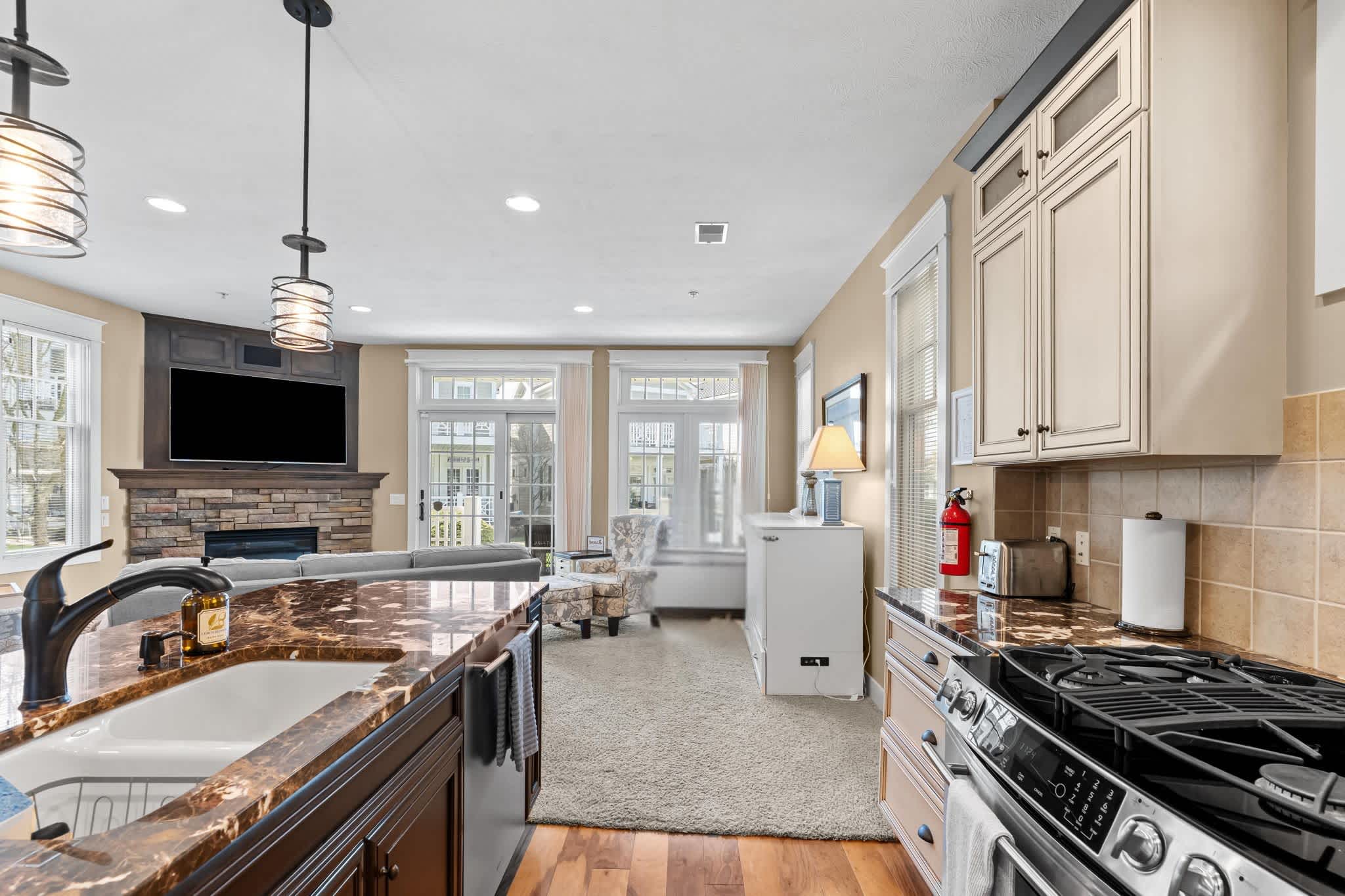 Lake Front Condo W Pool Access Walk to Saugatuck 12
