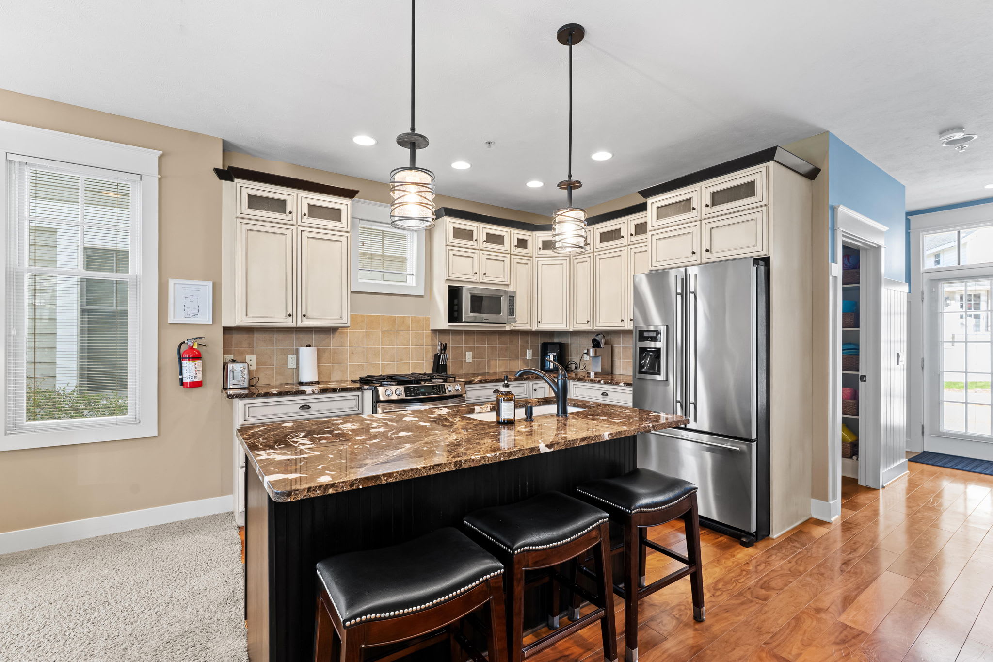 Lake Front Condo W Pool Access Walk to Saugatuck 10