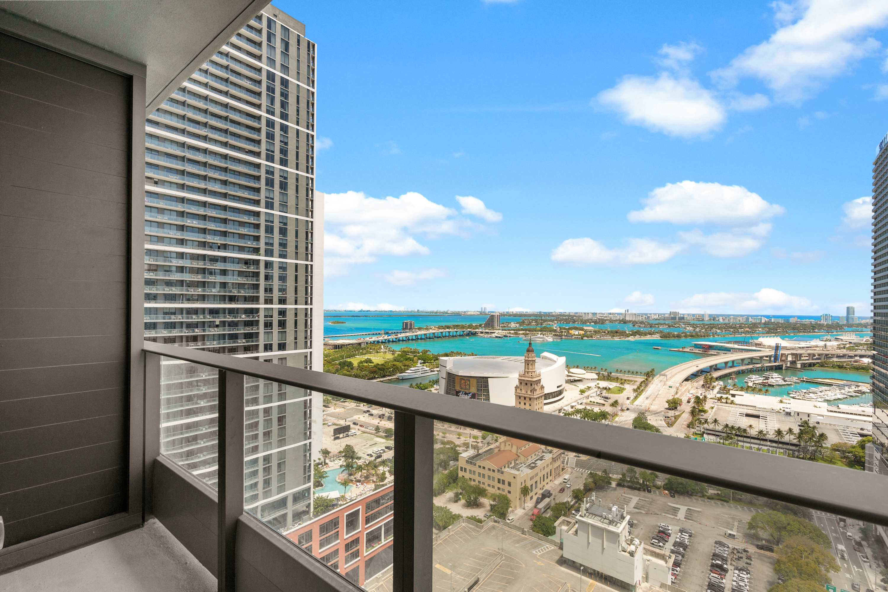 Stylish Studio in Downtown | Near Bayfront Park