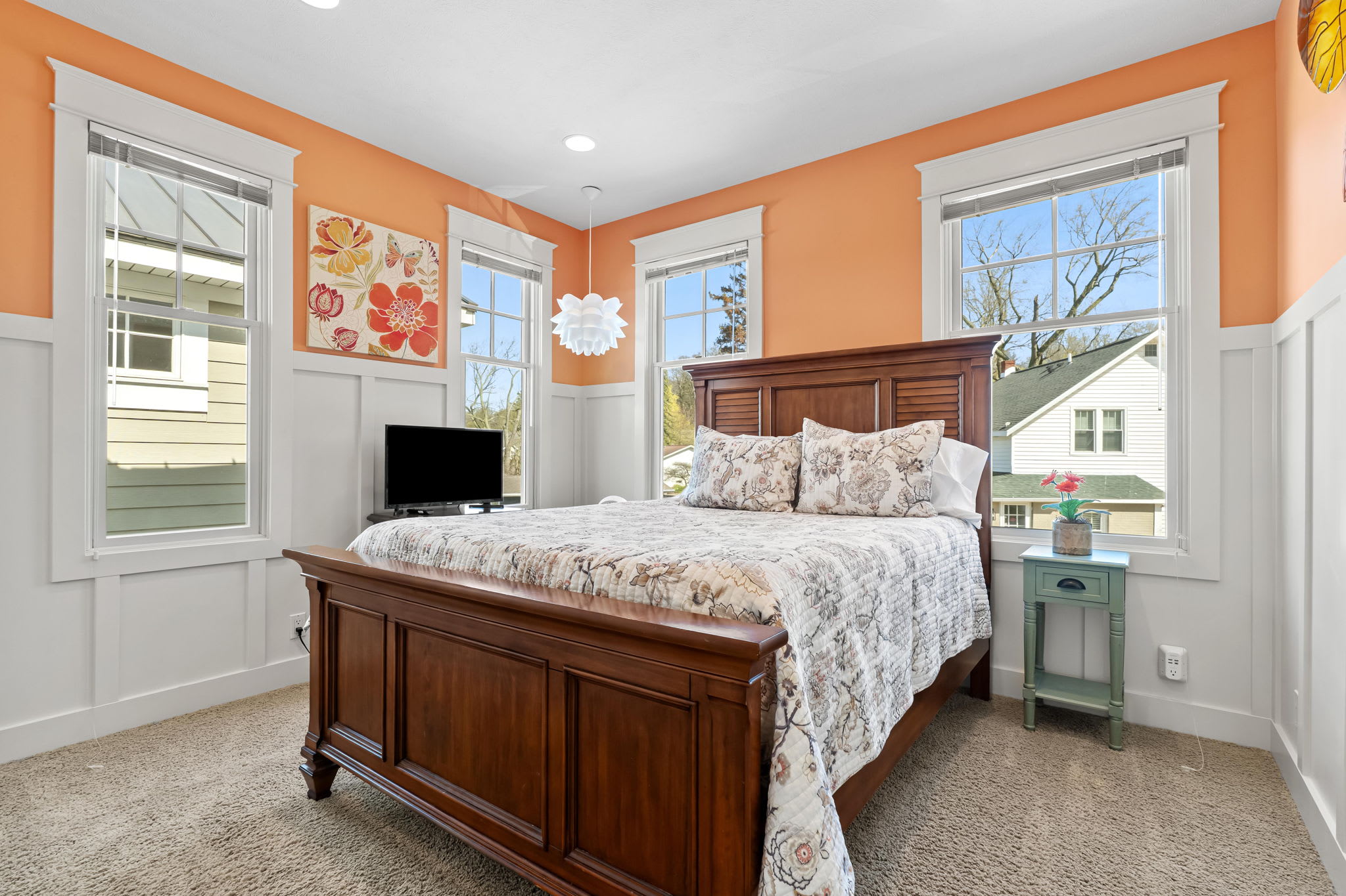 Lake Front Condo W Pool Access Walk to Saugatuck 38