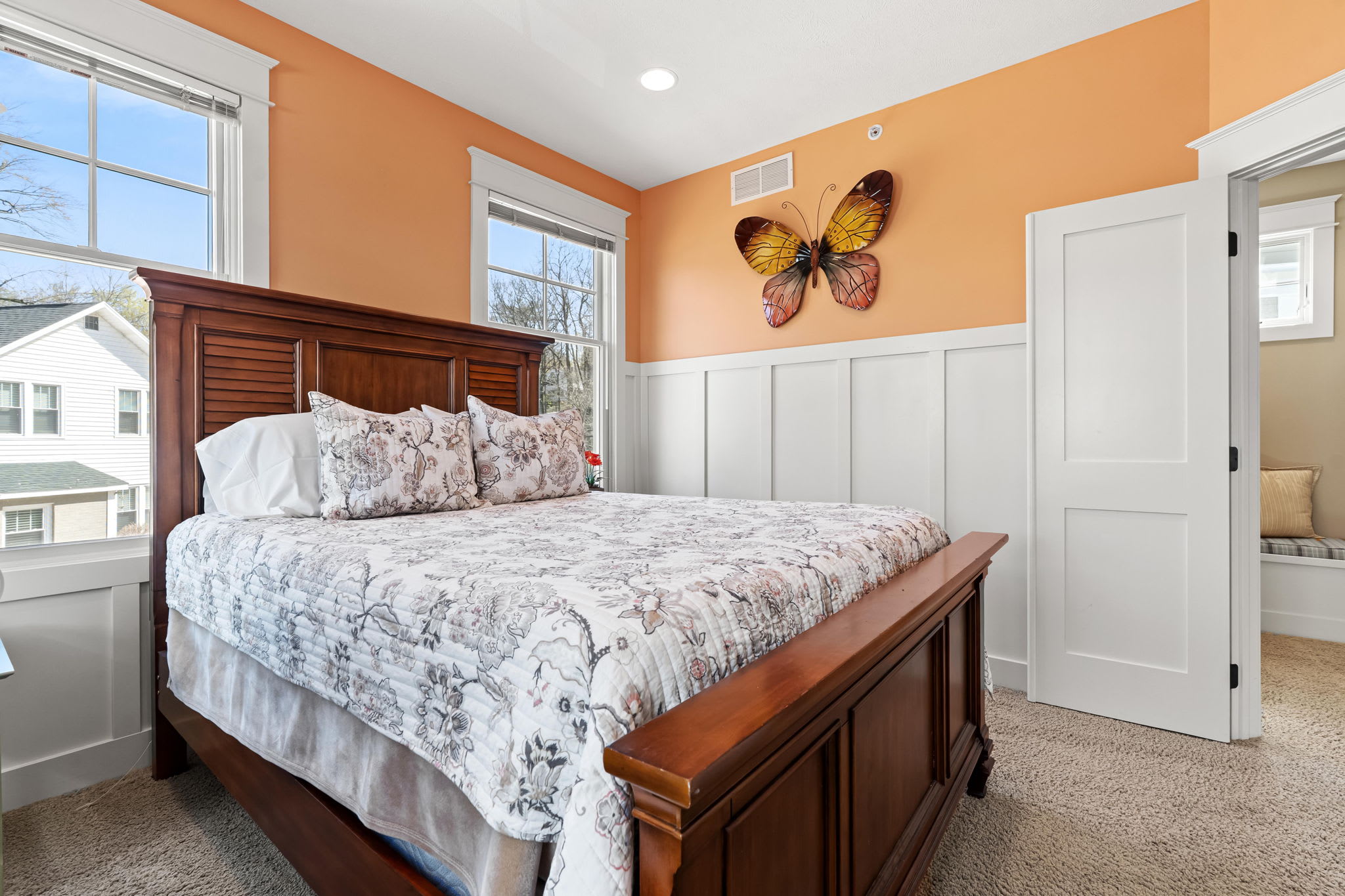 Lake Front Condo W Pool Access Walk to Saugatuck 39
