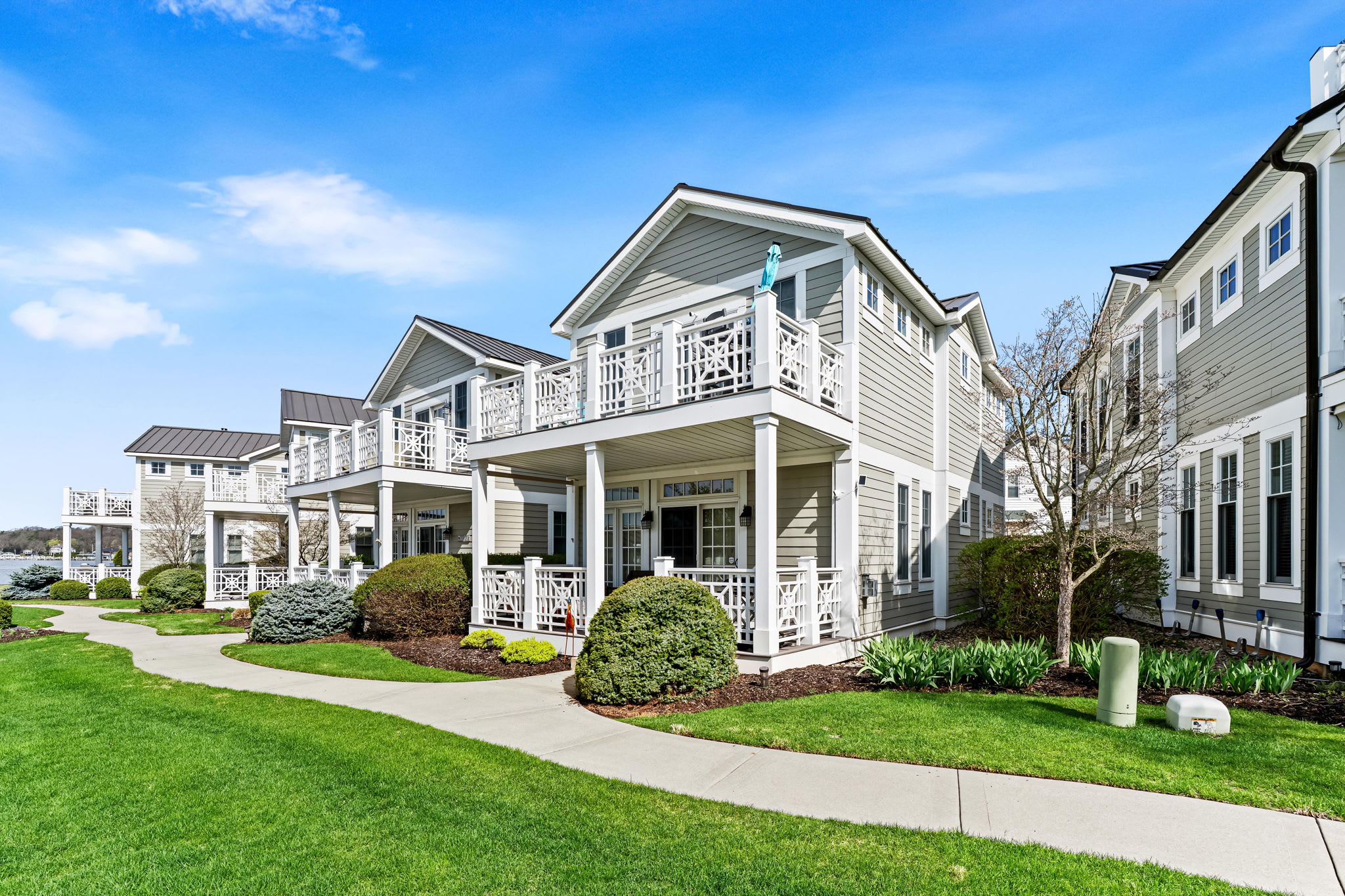 Lake Front Condo W Pool Access Walk to Saugatuck 59