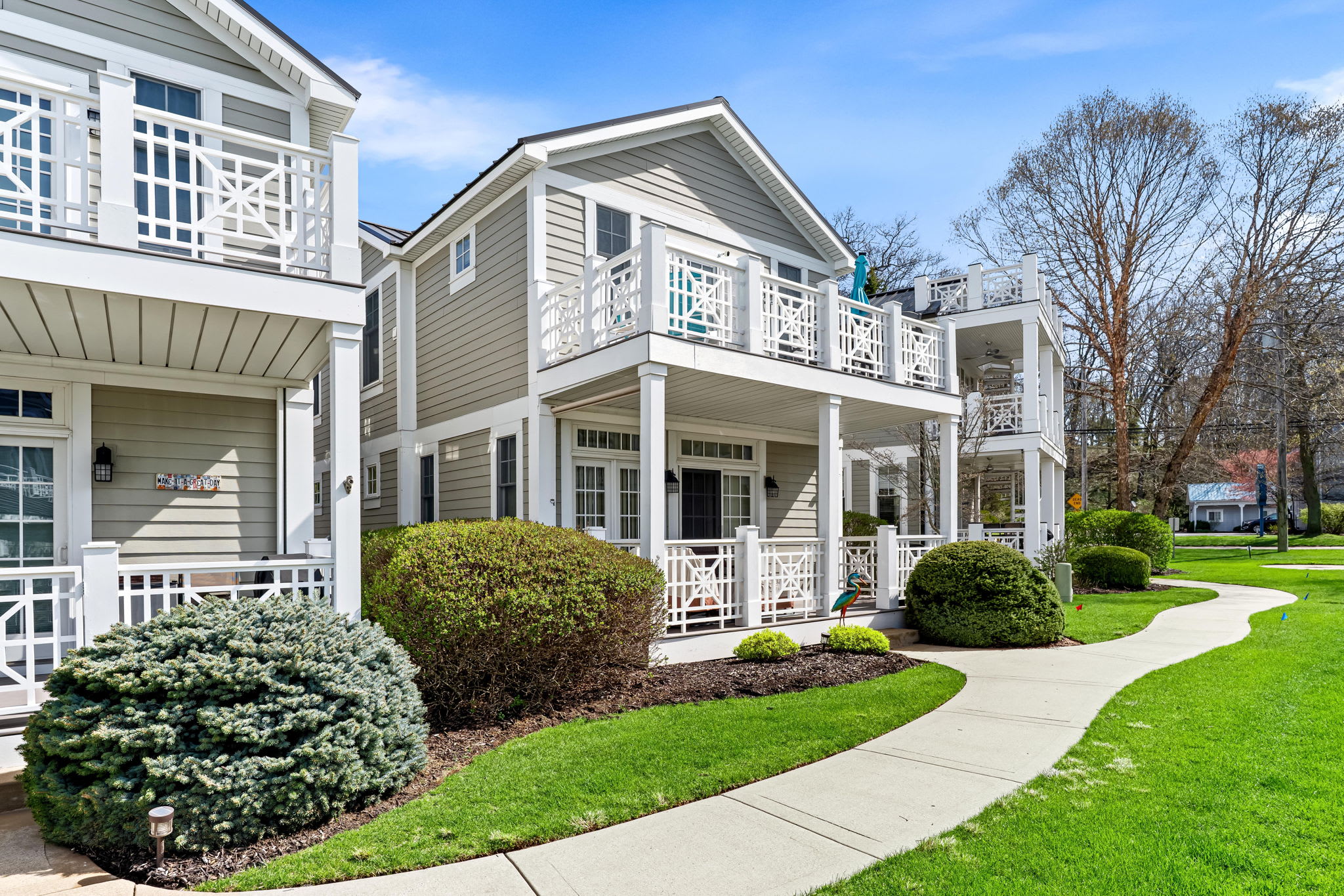 Lake Front Condo W Pool Access Walk to Saugatuck