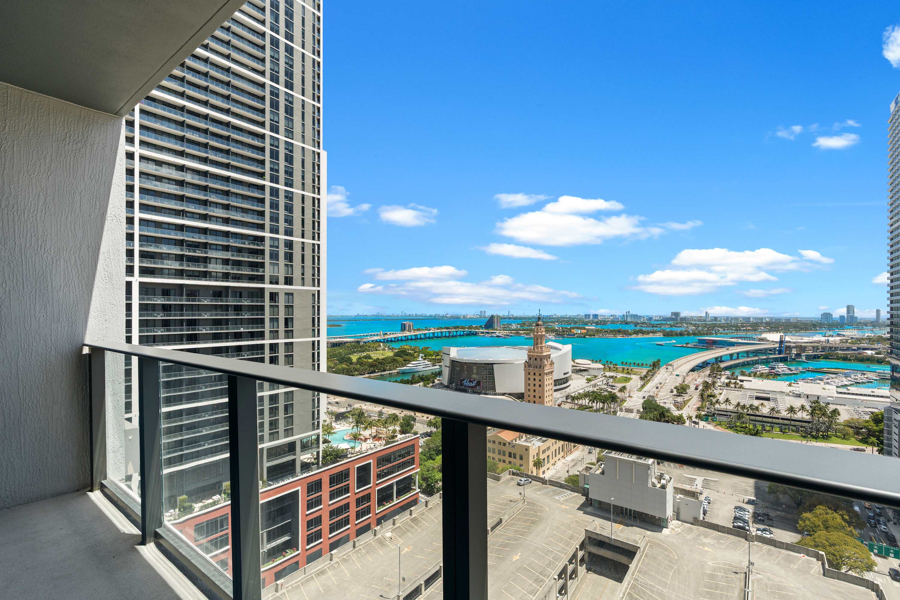 Near FIFA Fan Fest | Chic 1BR | Pool / Hot Tub