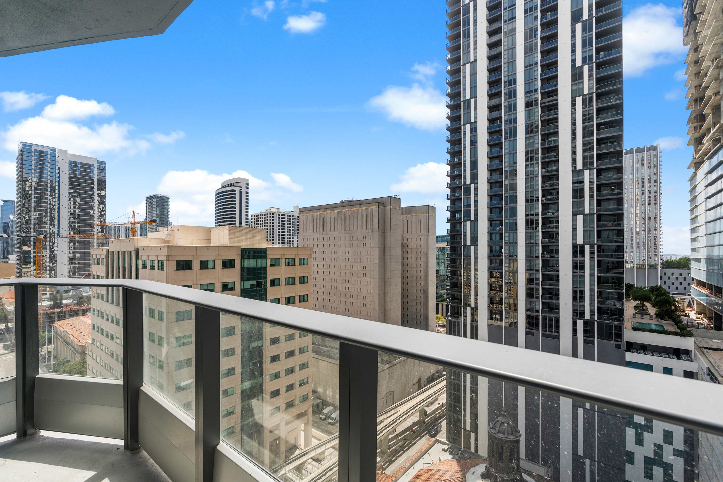 Panoramic 1BR | 75ft Pool | Free Parking