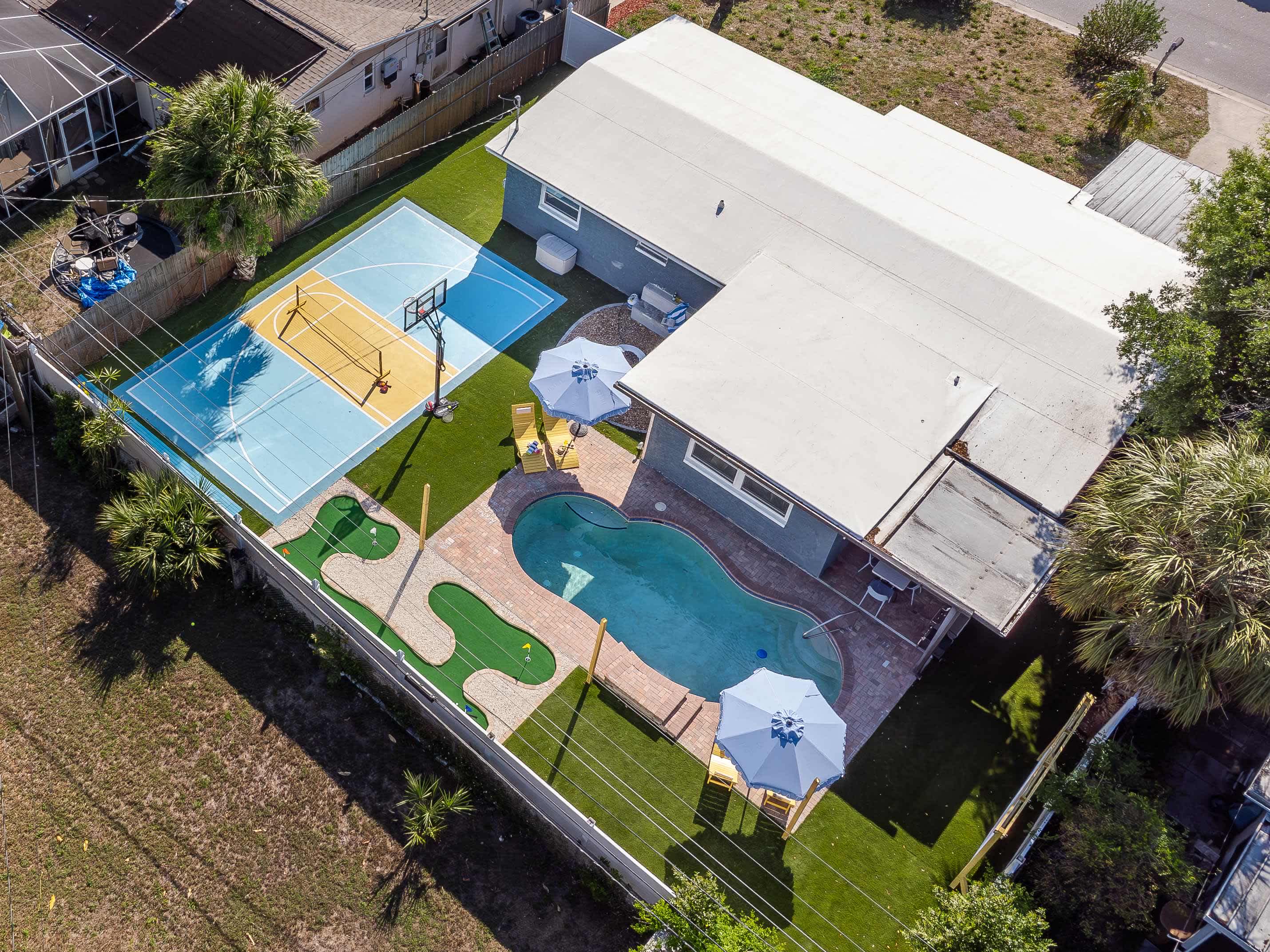 4BR home w/ pool & backyard