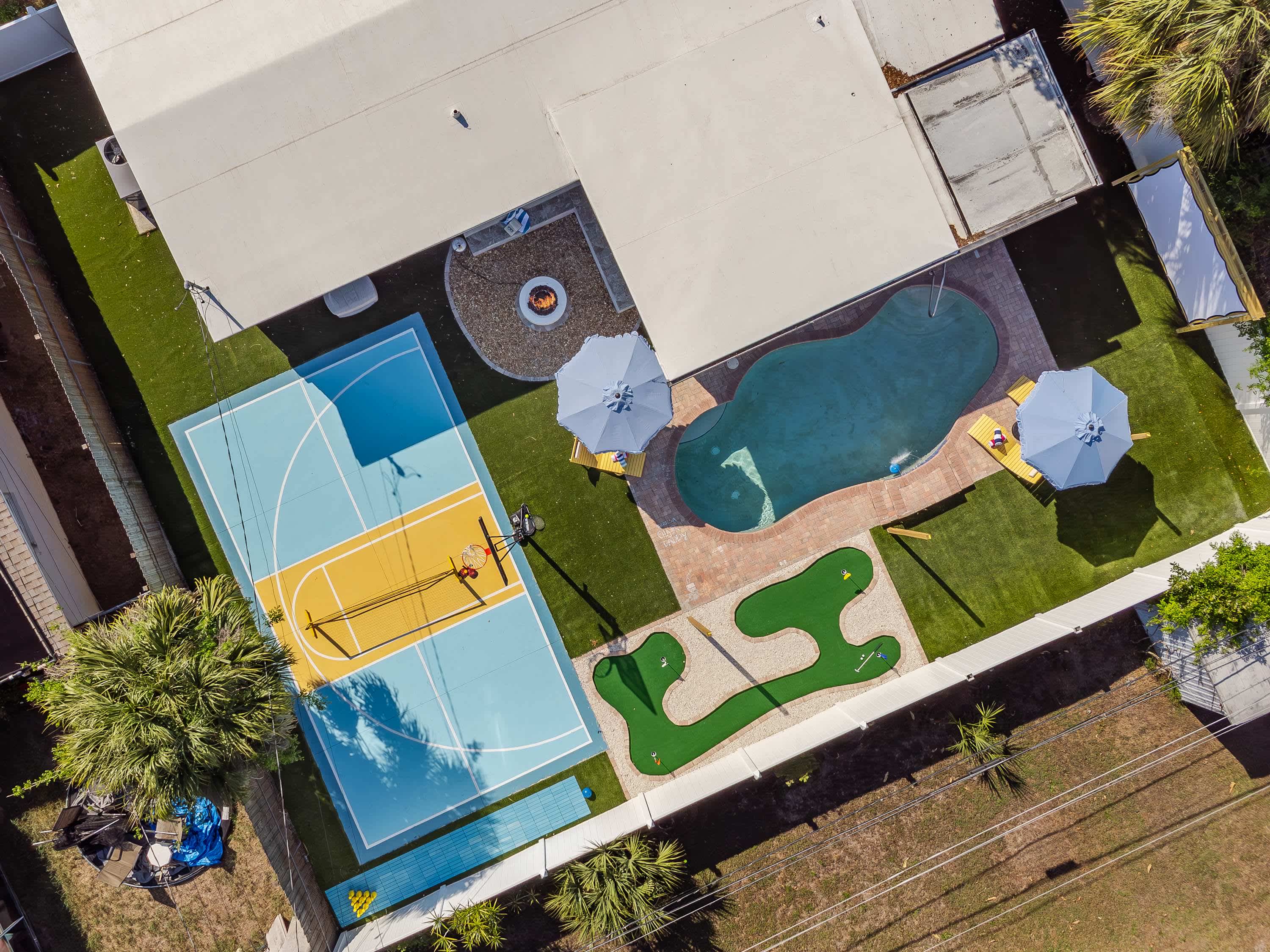 4BR home w/ pool & backyard