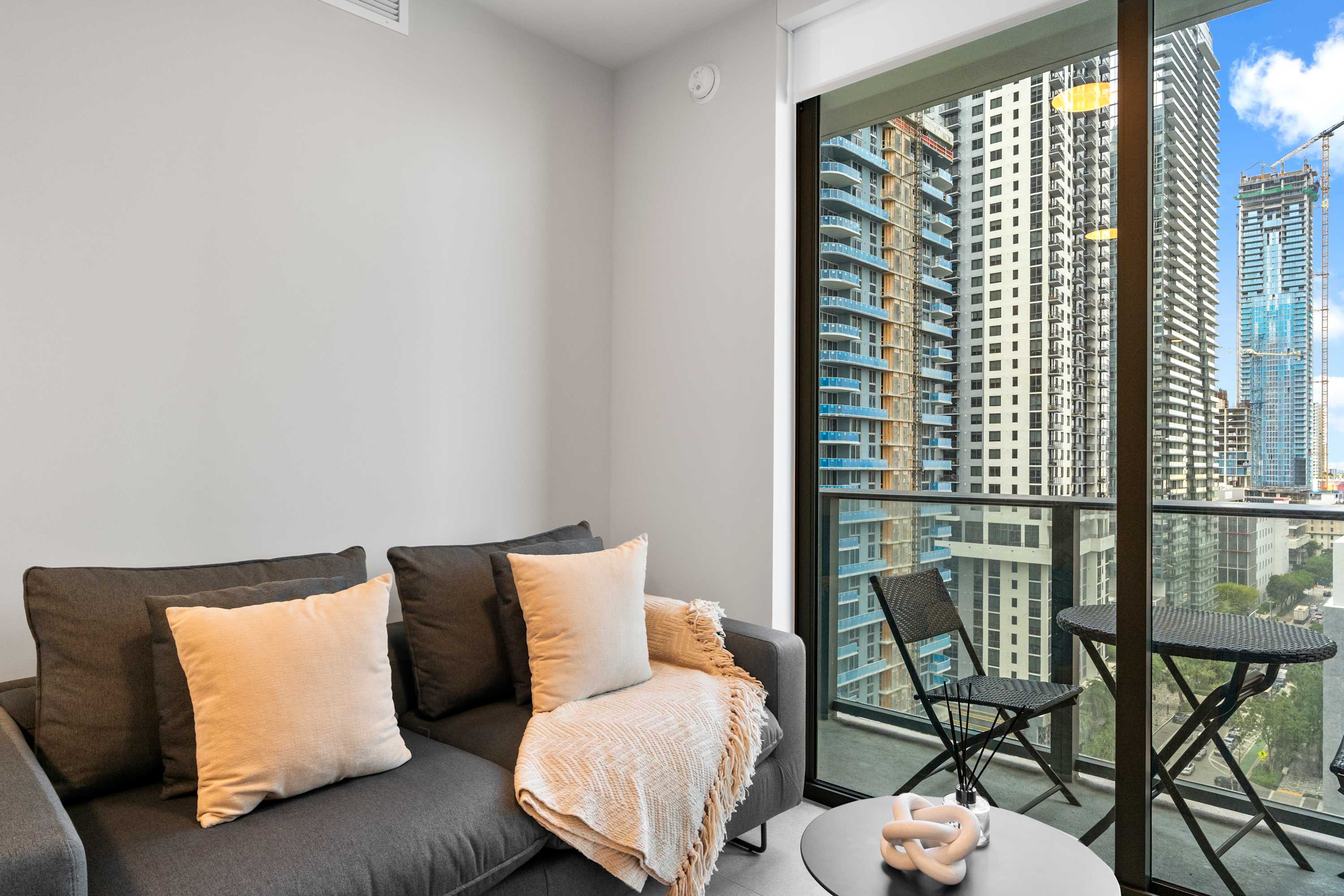1 Mile FIFA Fan Fest | Urban 1BR+Den | Gym / Spa