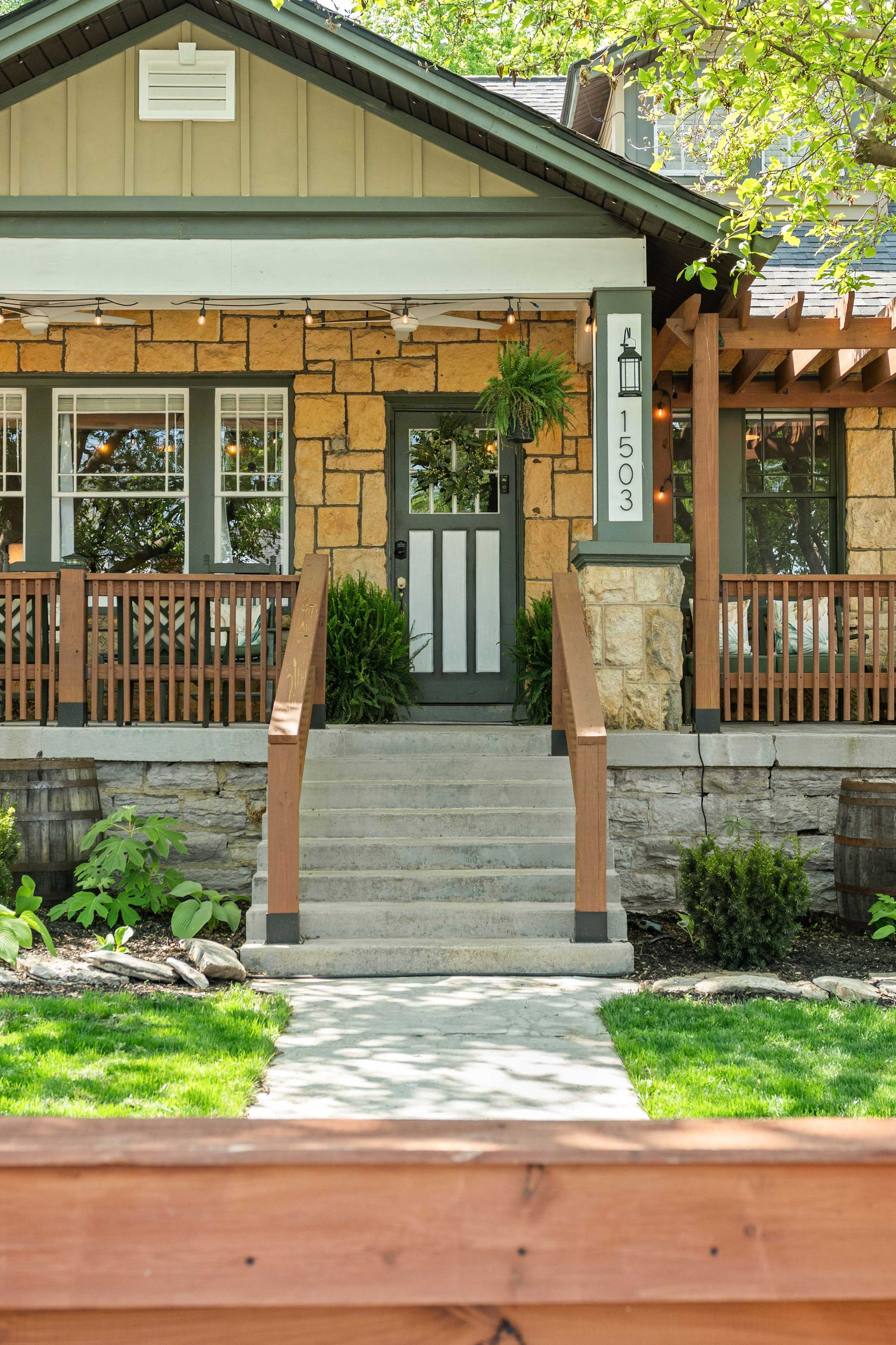 Stone Bungalow · Piano & Porch · Walk to Music Row - Picture 34