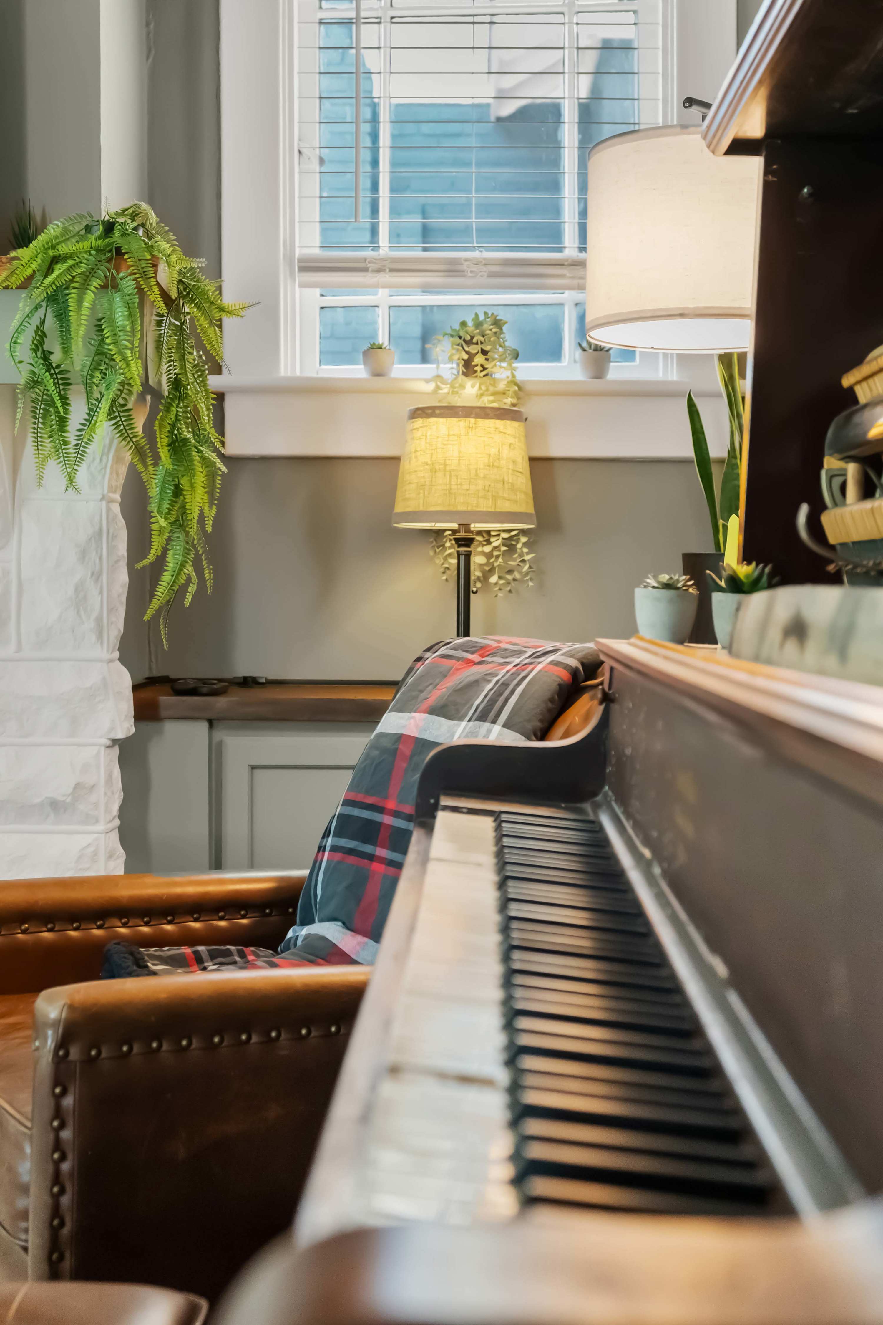 Stone Bungalow · Piano & Porch · Walk to Music Row - Picture 44