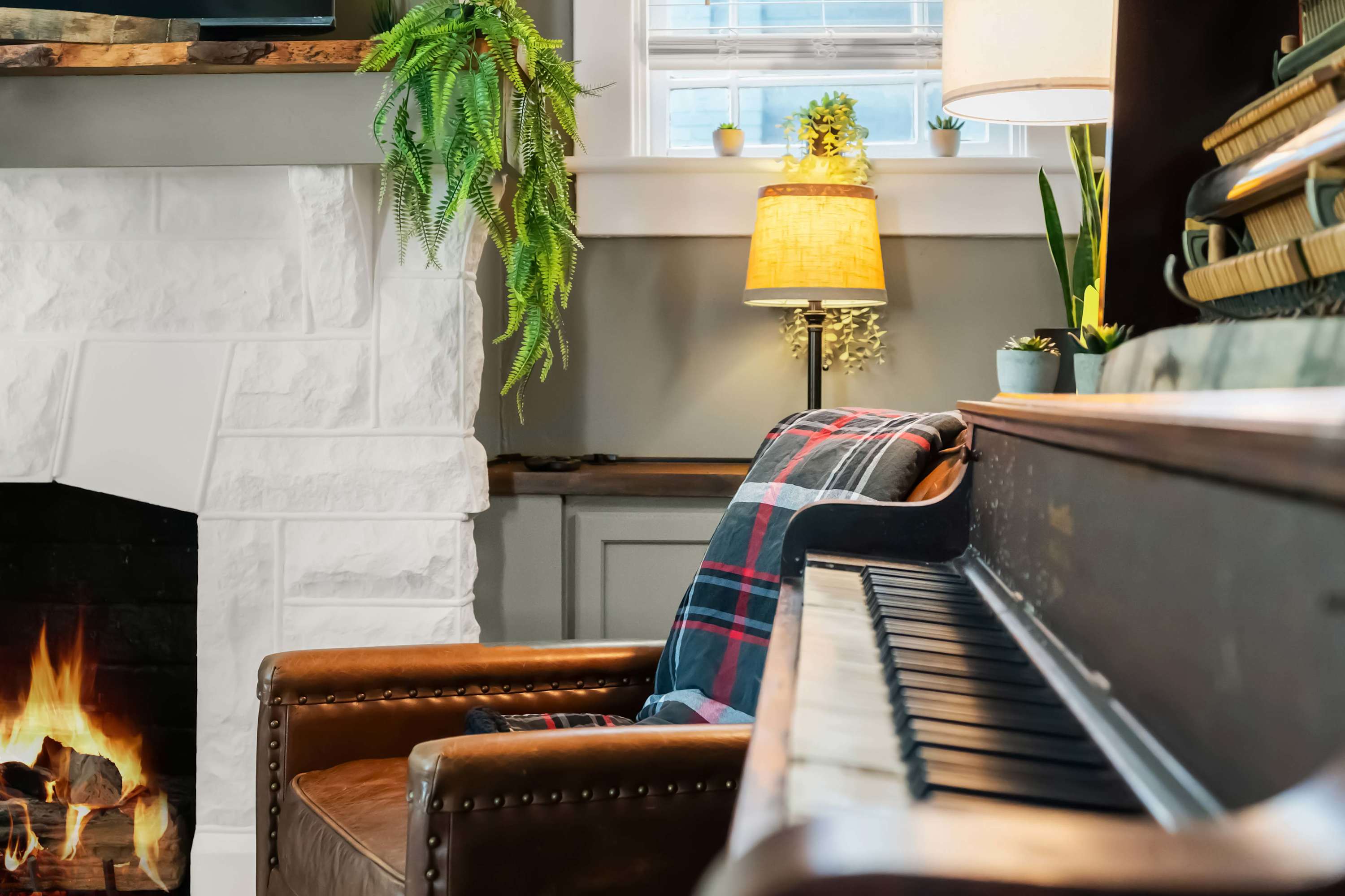 Stone Bungalow · Piano & Porch · Walk to Music Row - Picture 46