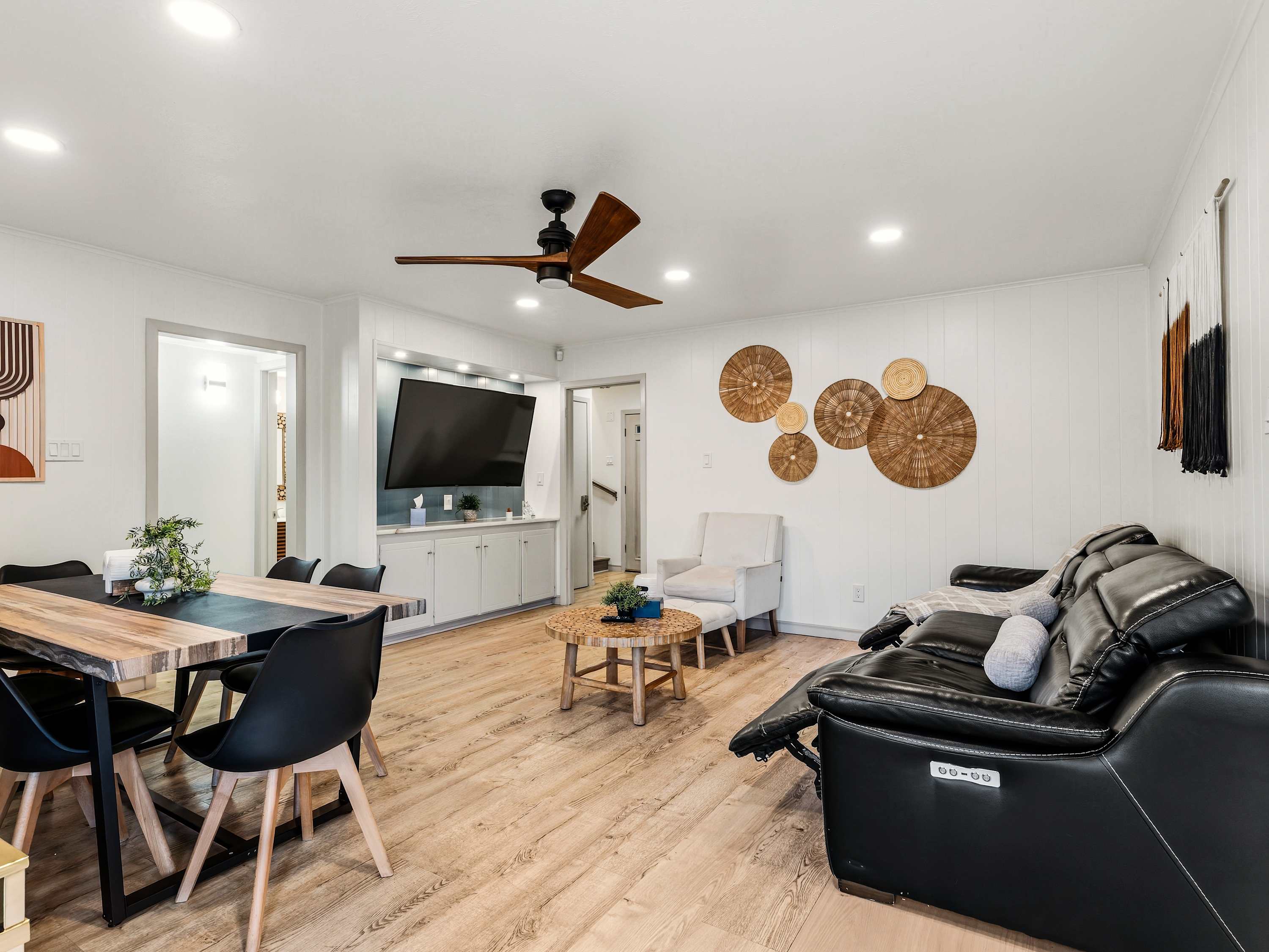 Spacious Home W/ Pool & Game Room - Dallas, TX
