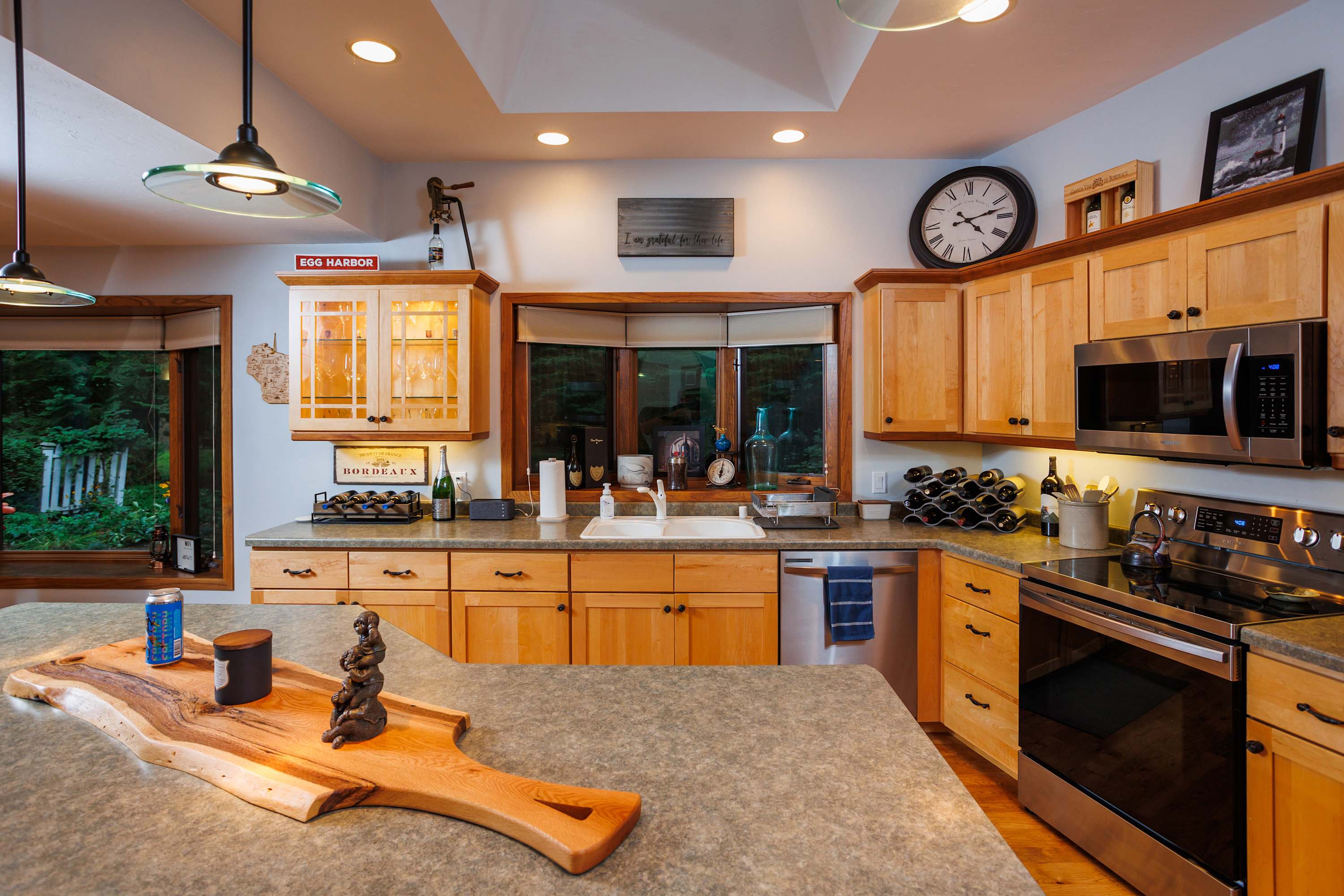 Asher Manor 8