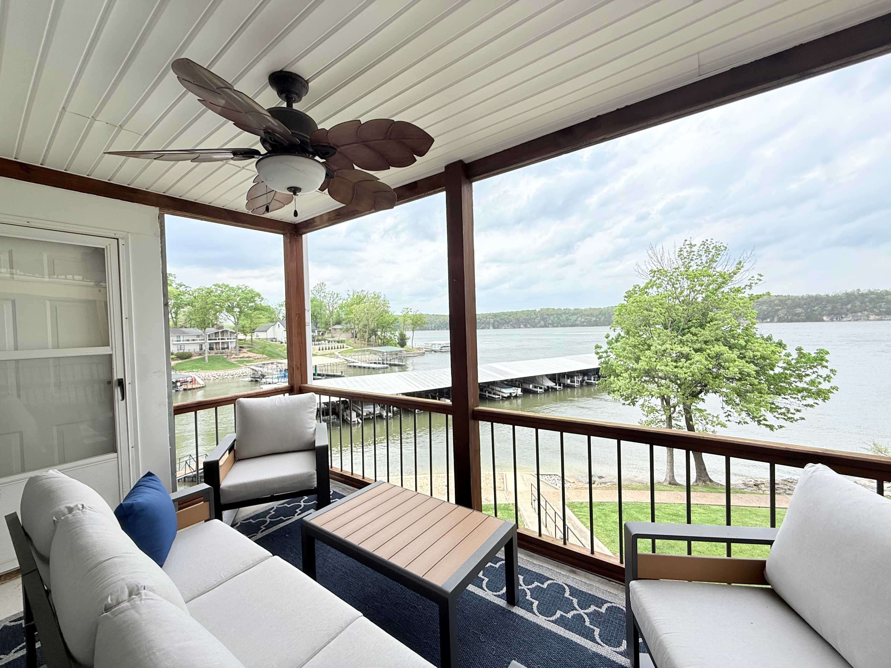 Breakwater Bliss - Comfort, views, and laid-back lake living