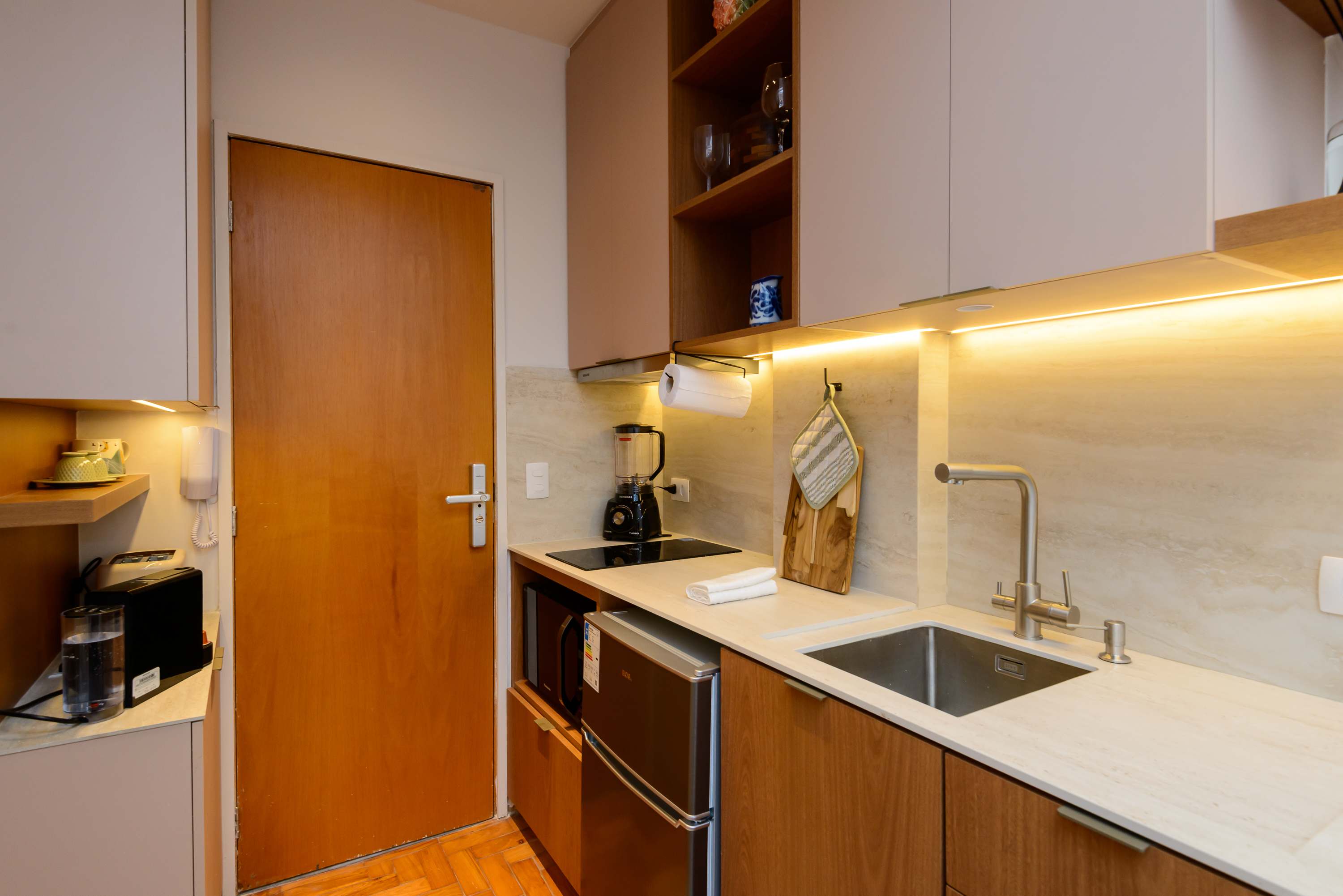 Stylish Studio Steps from Beach