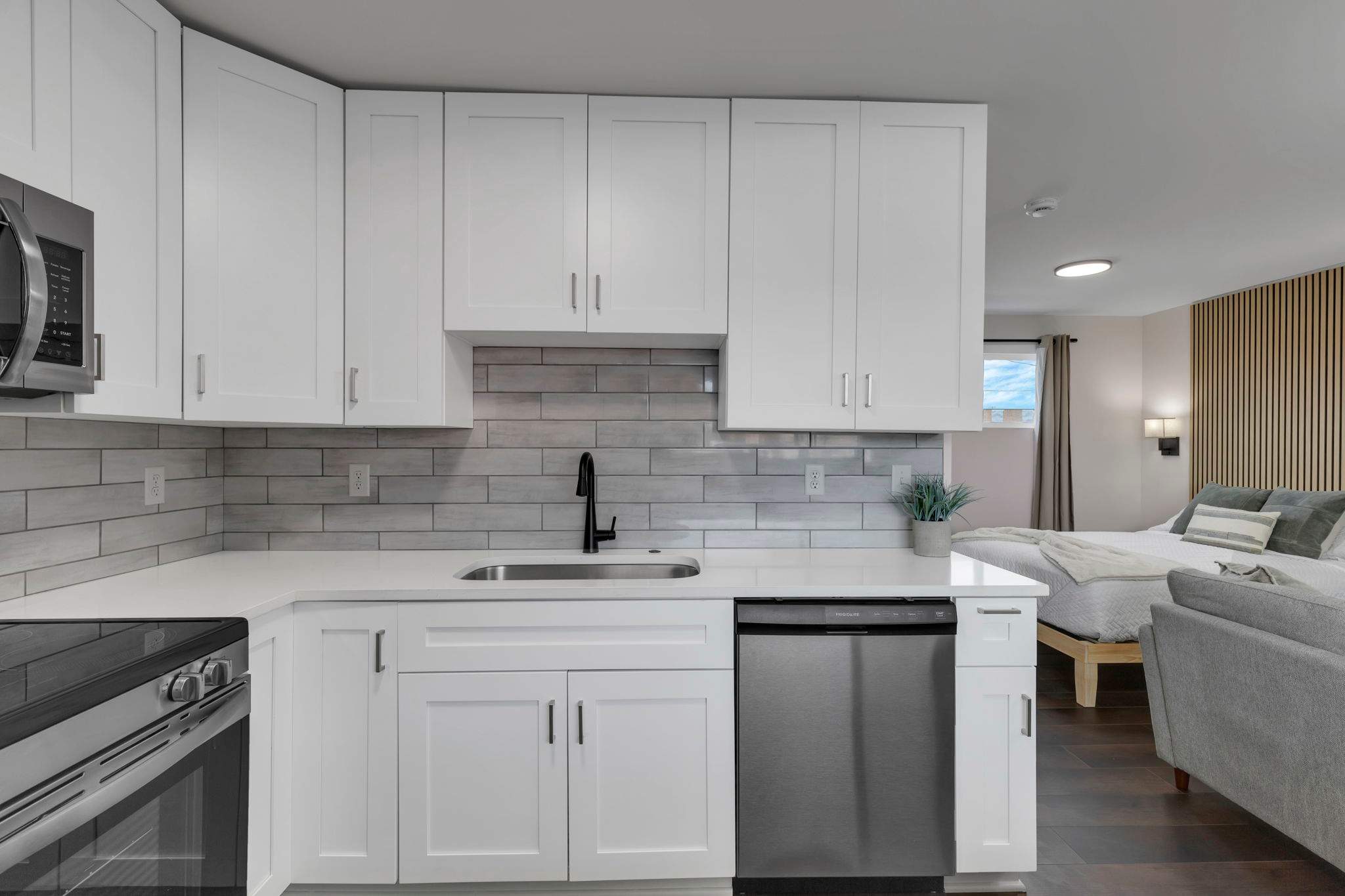 Bright New Studio | Walkable Olde Town East | Parking