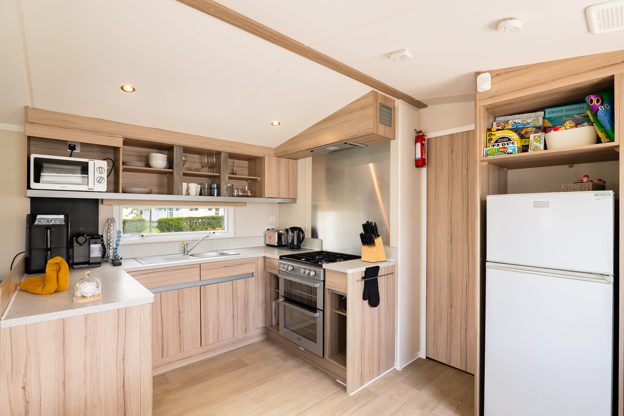 View Seton Sands 3BR Family Caravan Near Edinburgh in Links Road EH32 Seton Sands 3BR Family Caravan Near Edinburgh in Links Road EH32 - Property image 10 - VivreStays