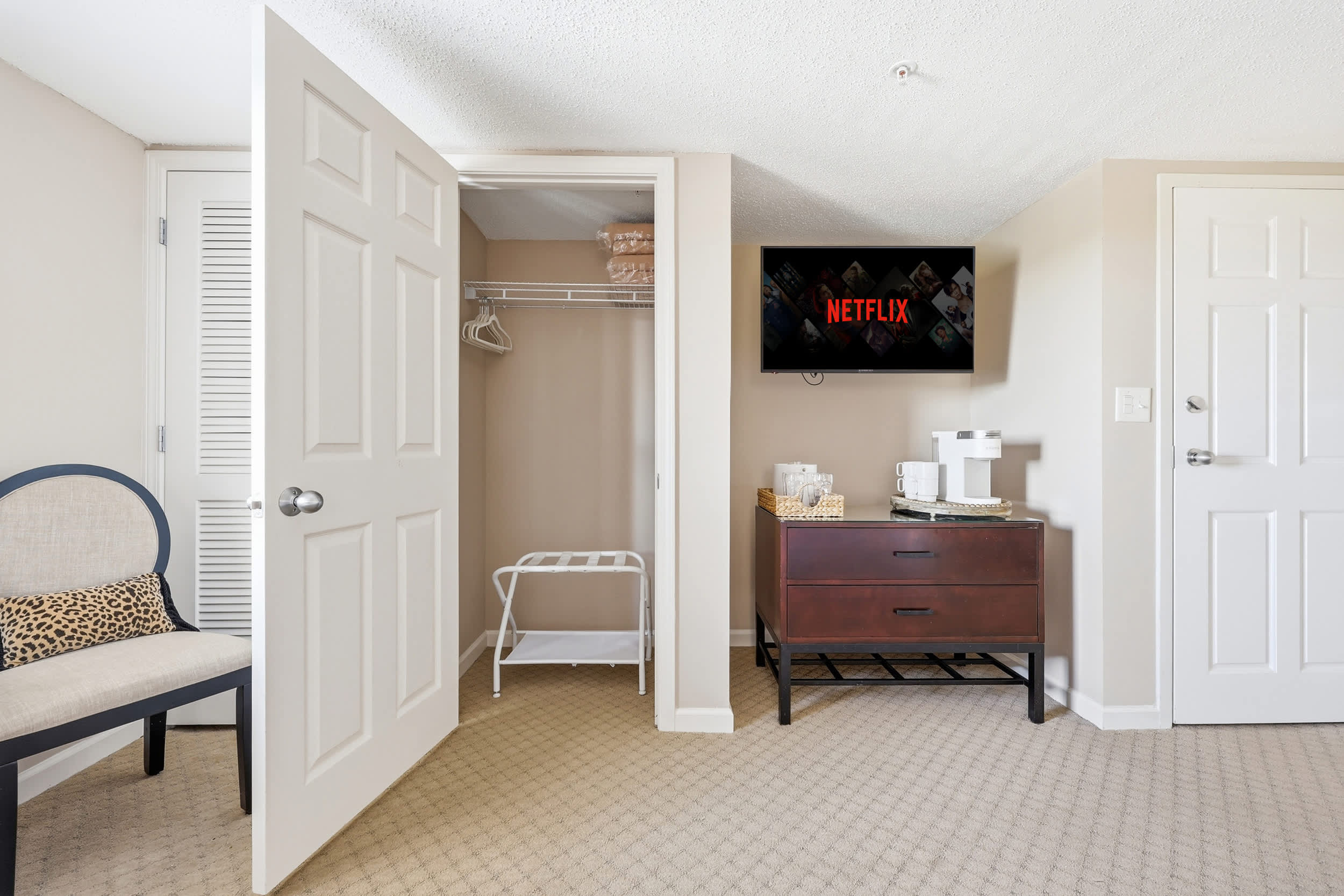 Emerald Tide Suite at Yacht Club Villas