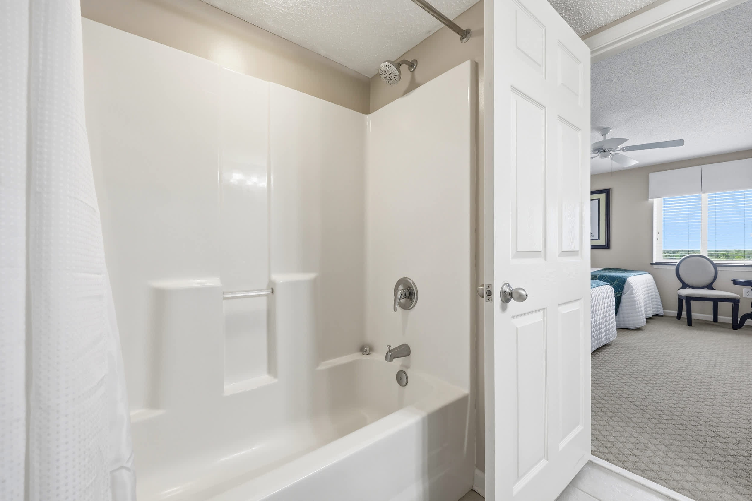 Emerald Tide Suite at Yacht Club Villas