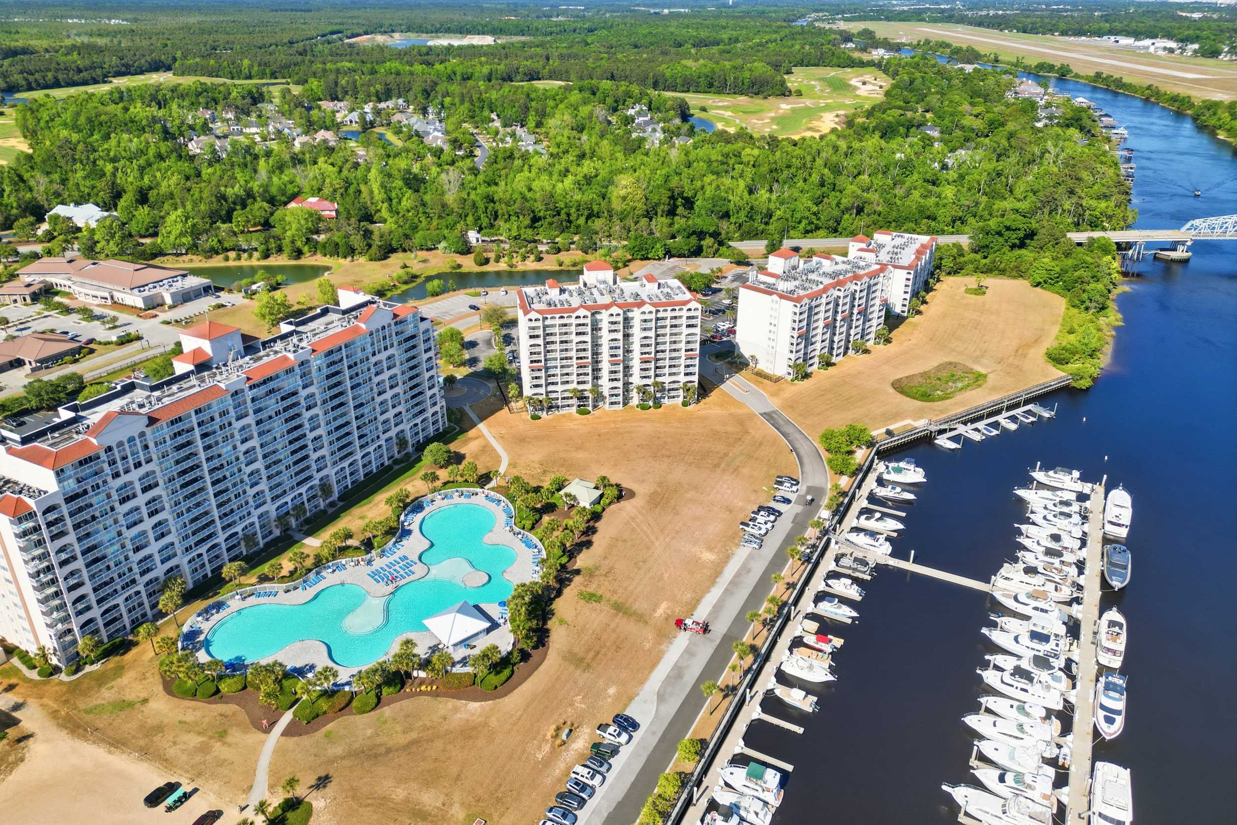 Emerald Tide Suite at Yacht Club Villas