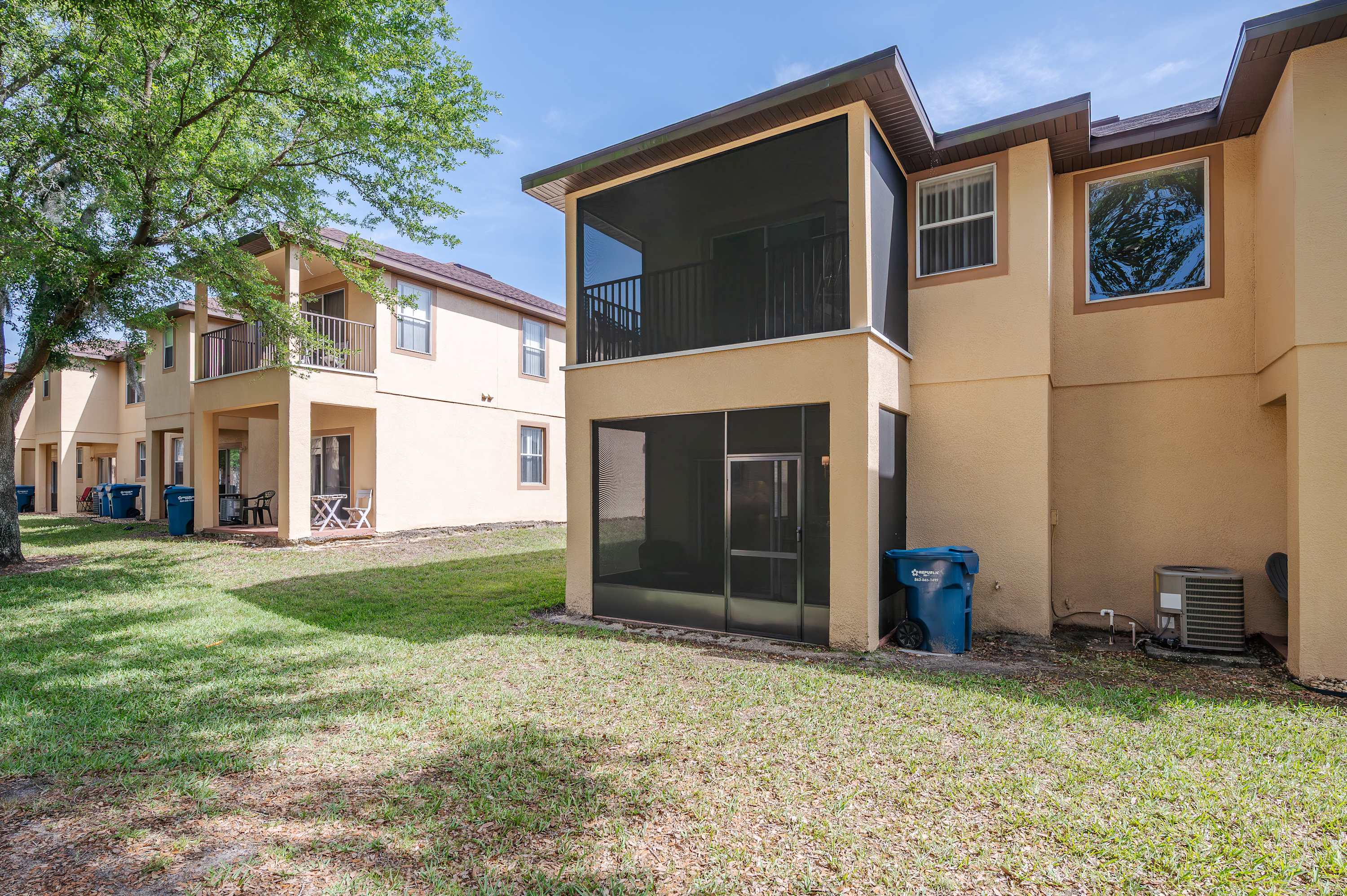 Bright townhouse w/ lazy river & resort pool
