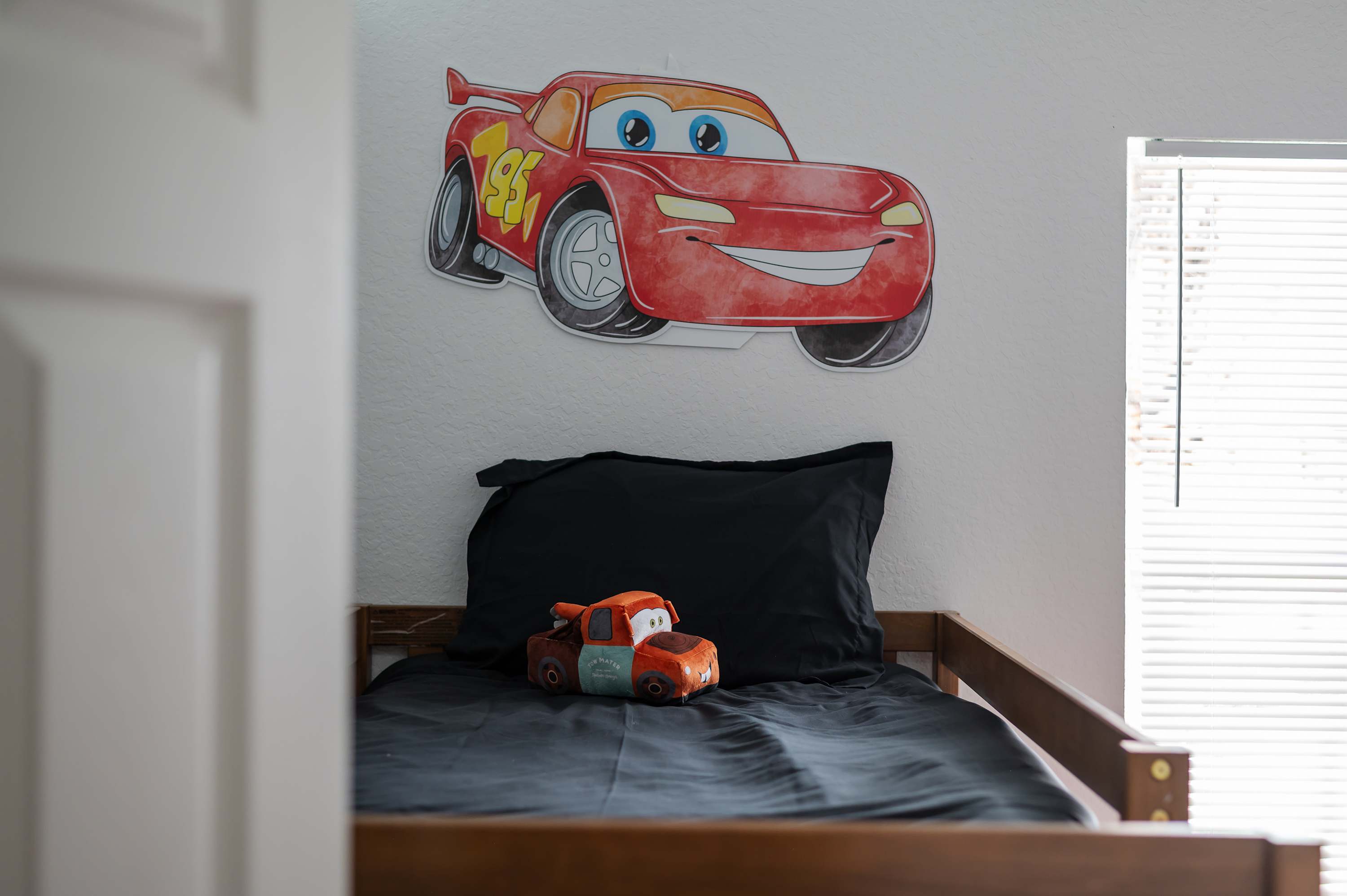 Bright townhouse w/ lazy river & resort pool