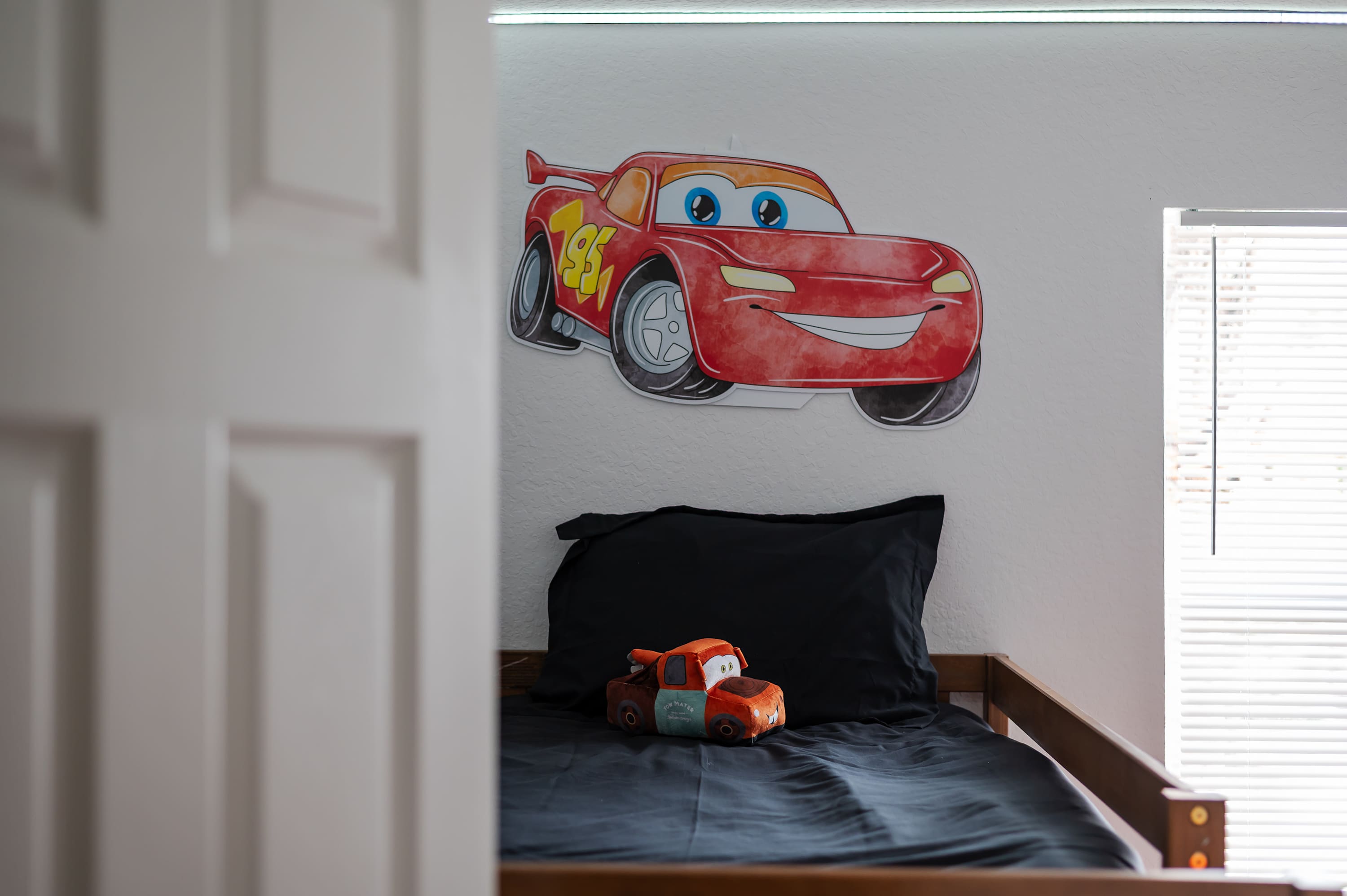 Bright townhouse w/ lazy river & resort pool