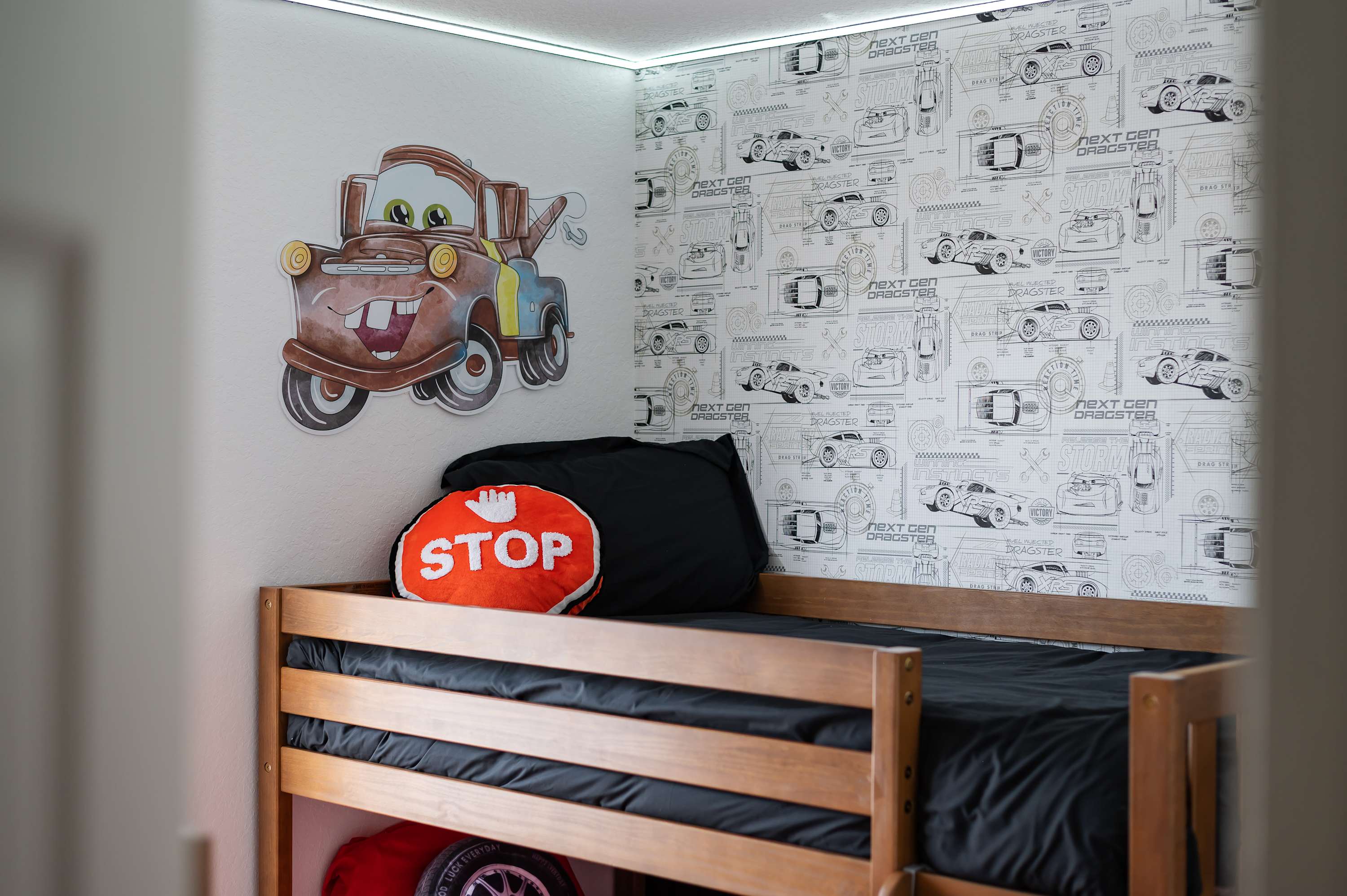 Bright townhouse w/ lazy river & resort pool