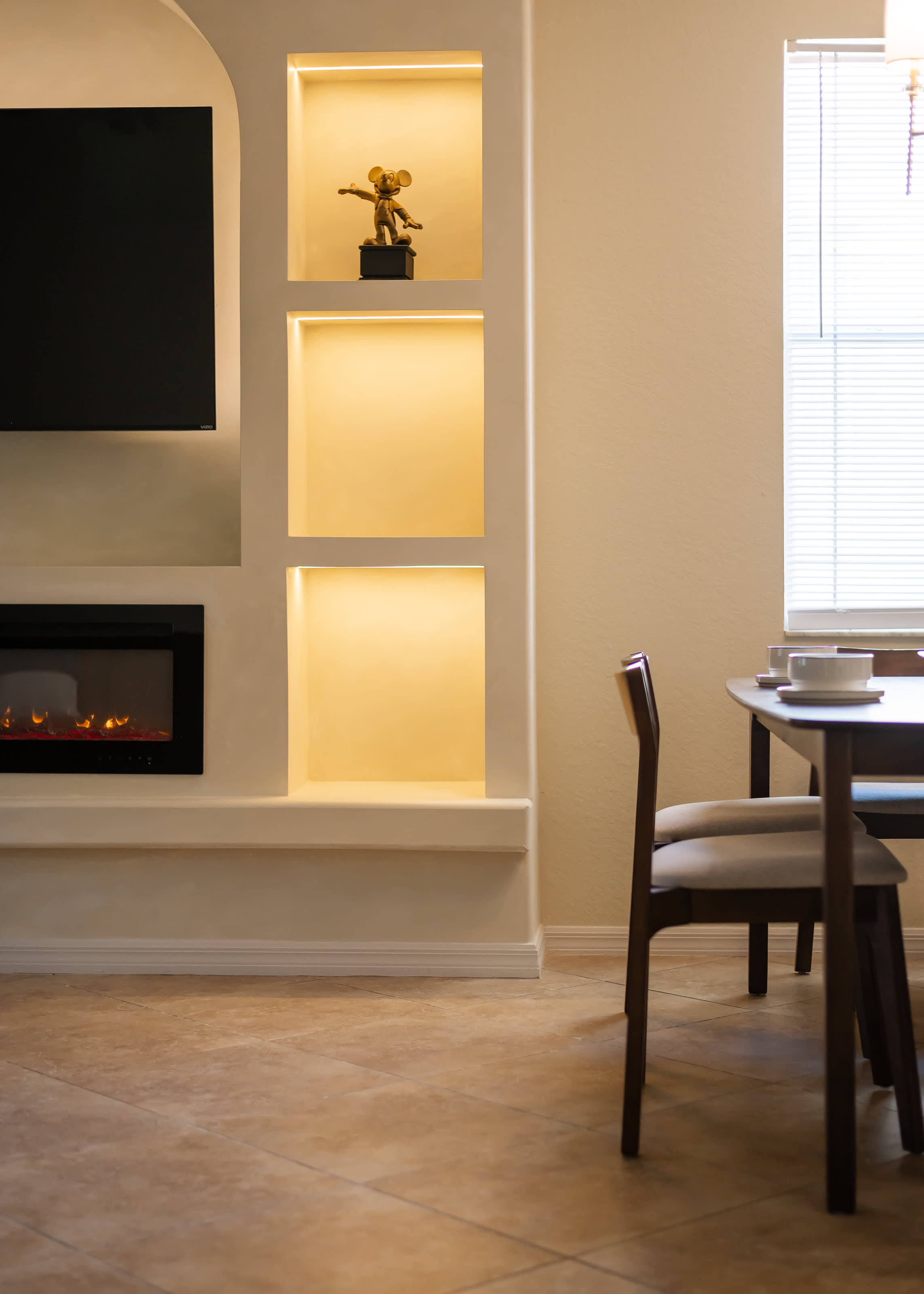 Bright townhouse w/ lazy river & resort pool