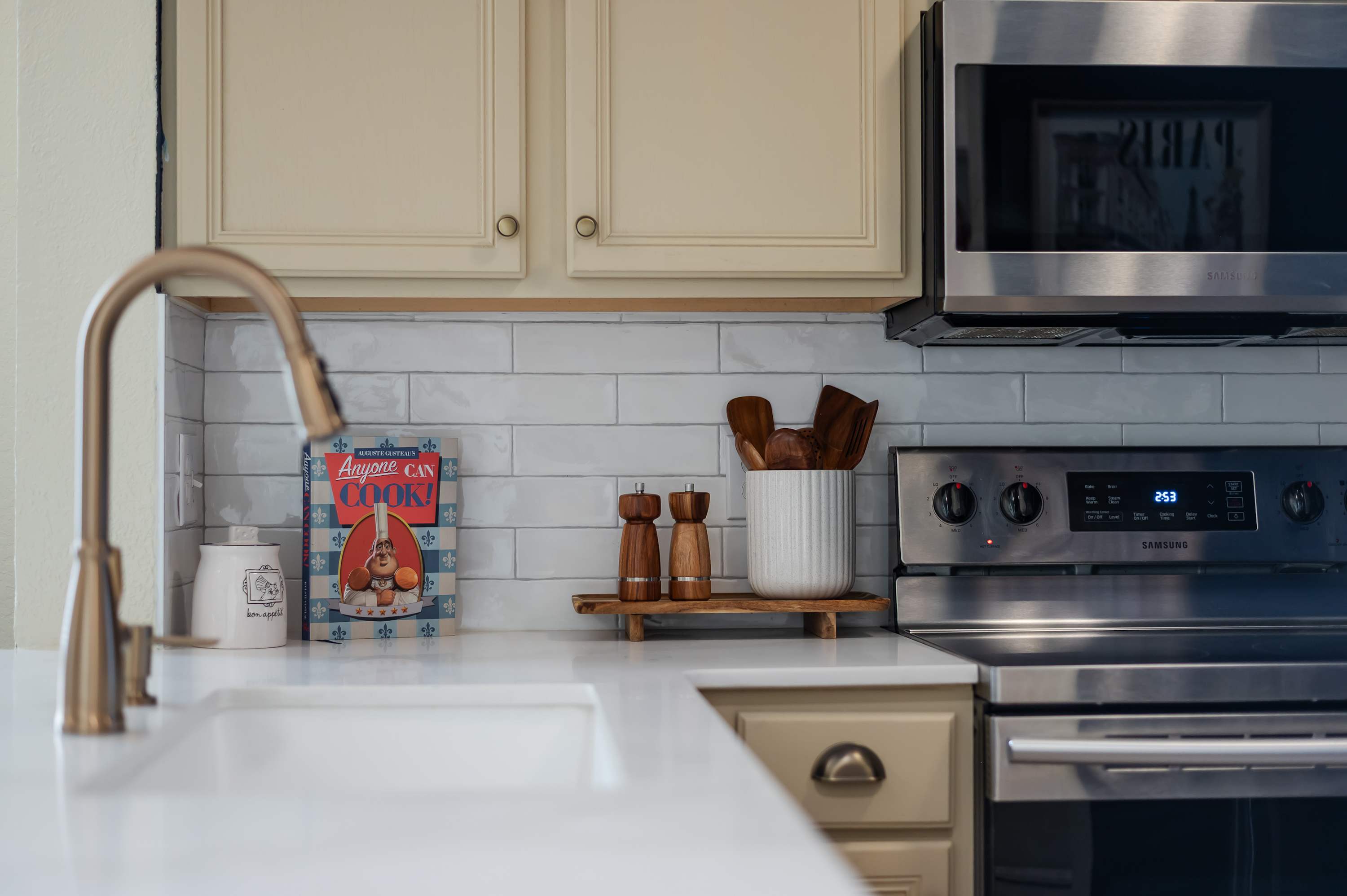 Bright townhouse w/ lazy river & resort pool