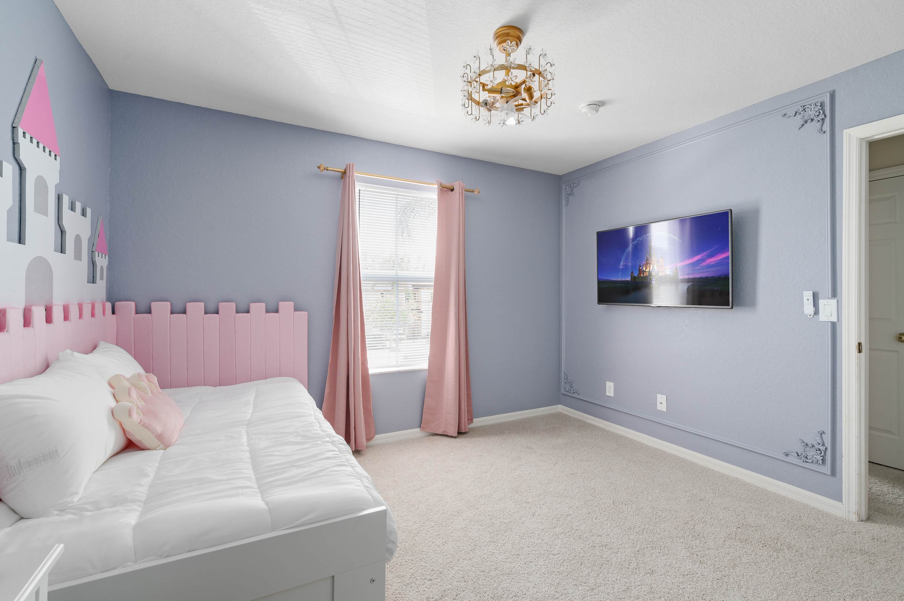 Bright townhouse w/ lazy river & resort pool