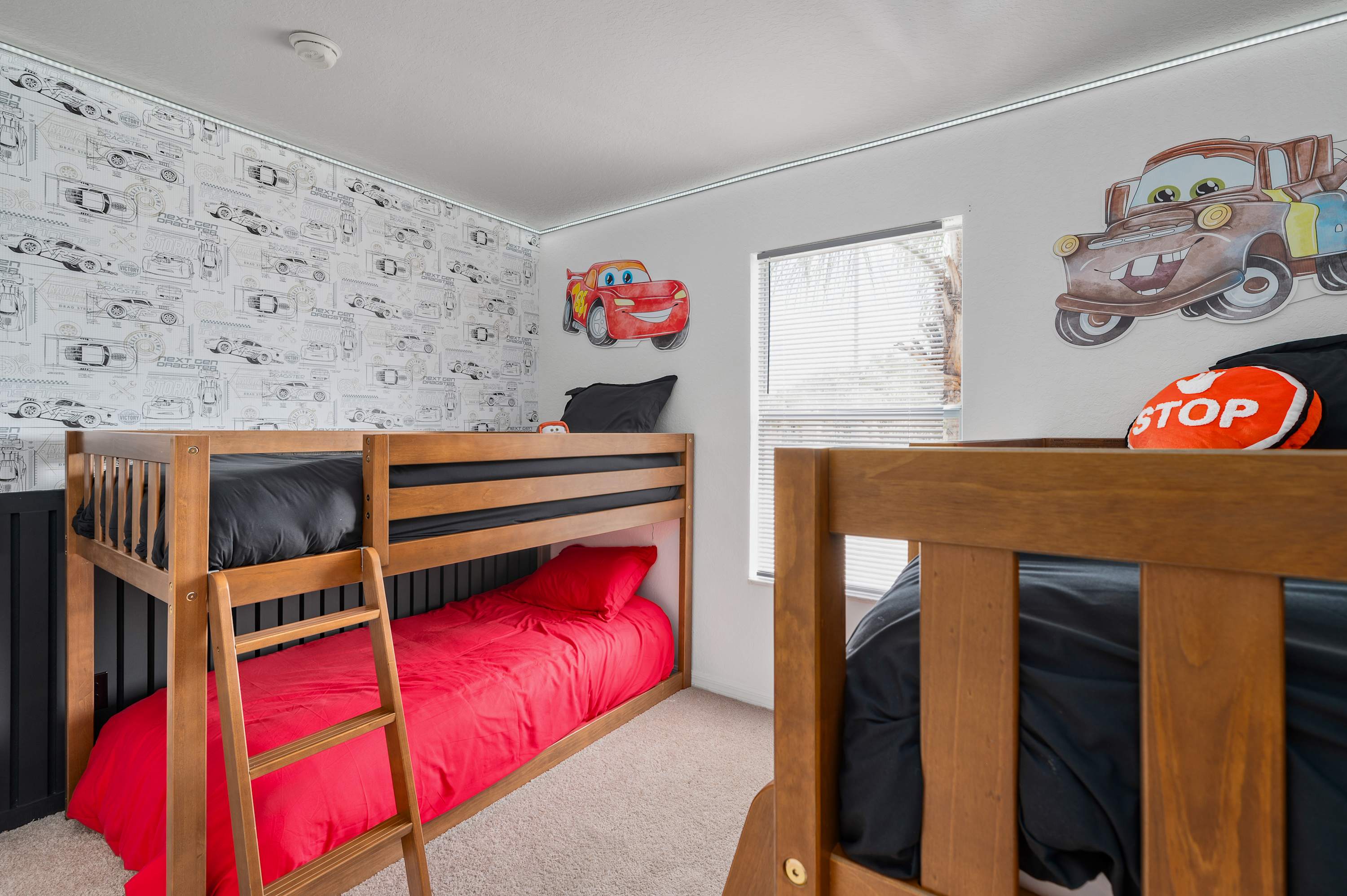 Bright townhouse w/ lazy river & resort pool