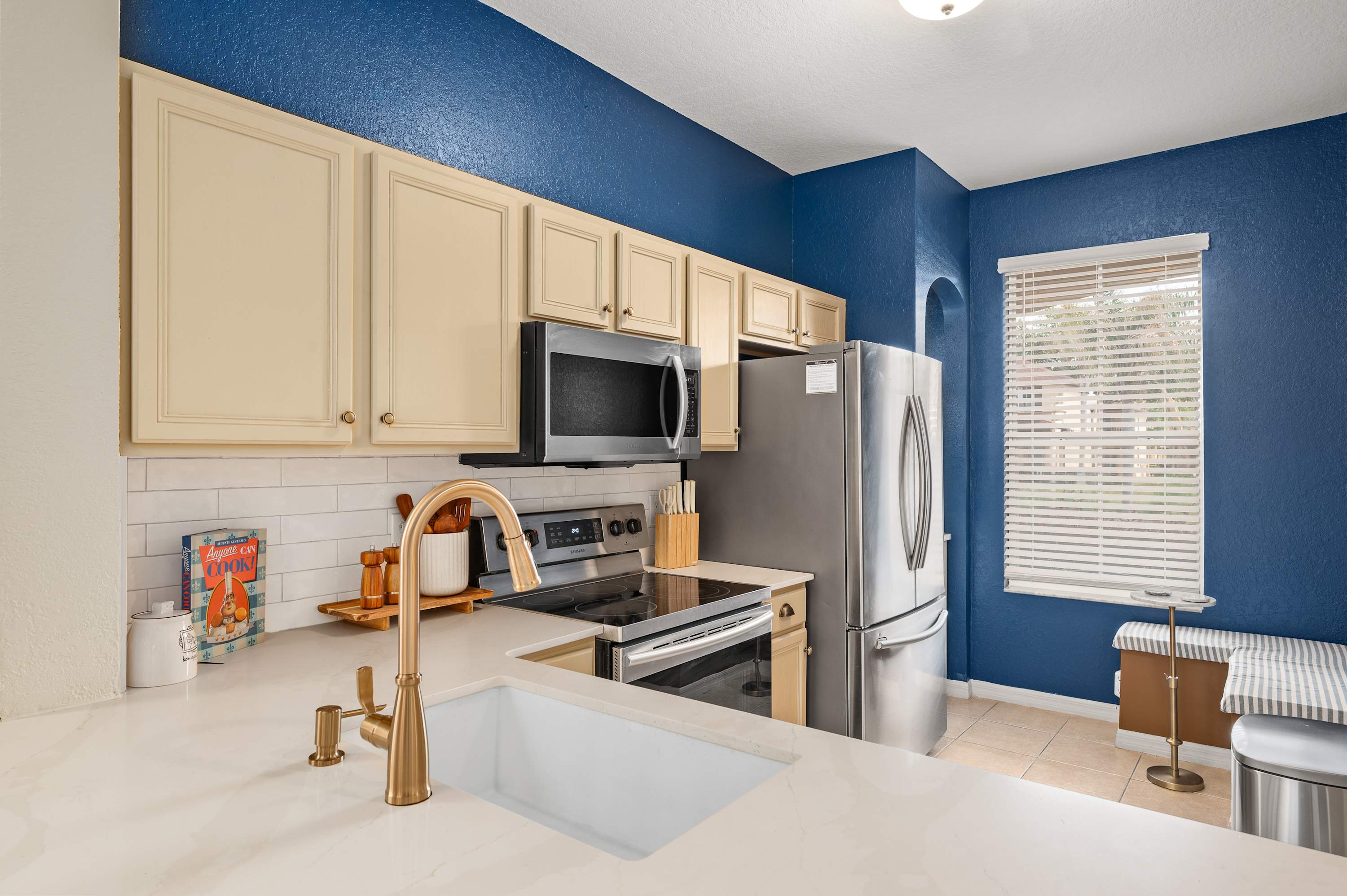 Bright townhouse w/ lazy river & resort pool