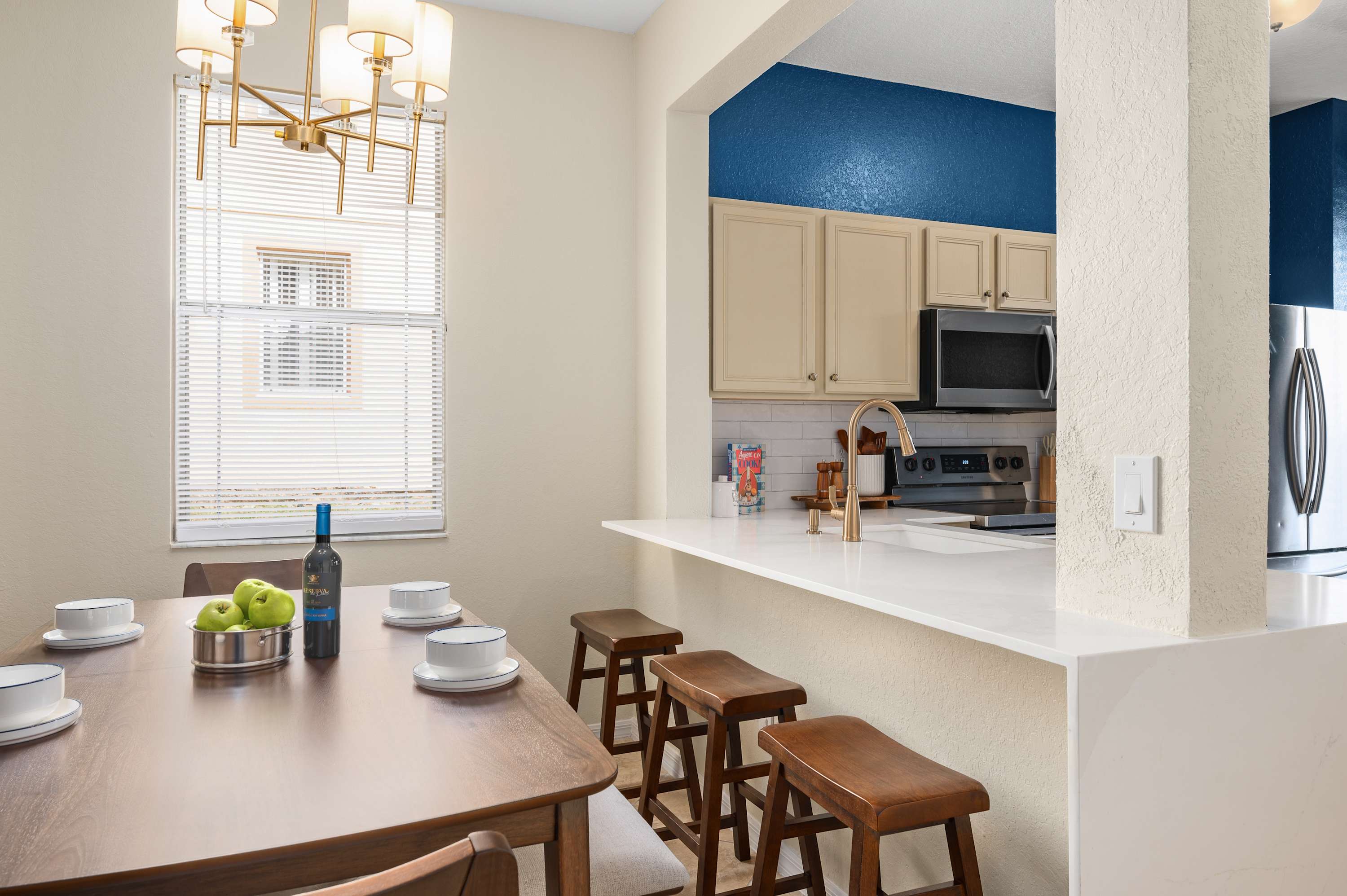 Bright townhouse w/ lazy river & resort pool