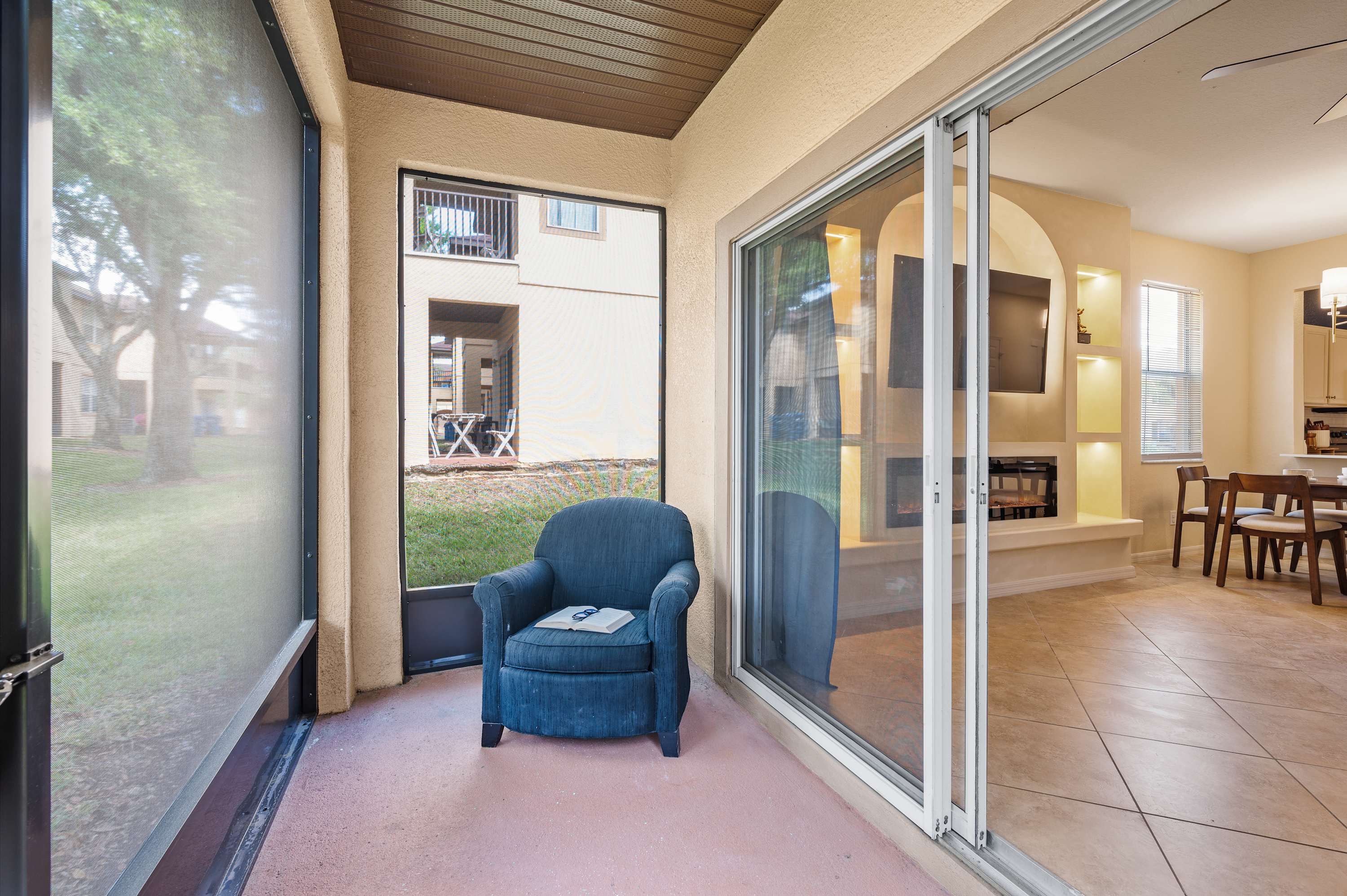 Bright townhouse w/ lazy river & resort pool