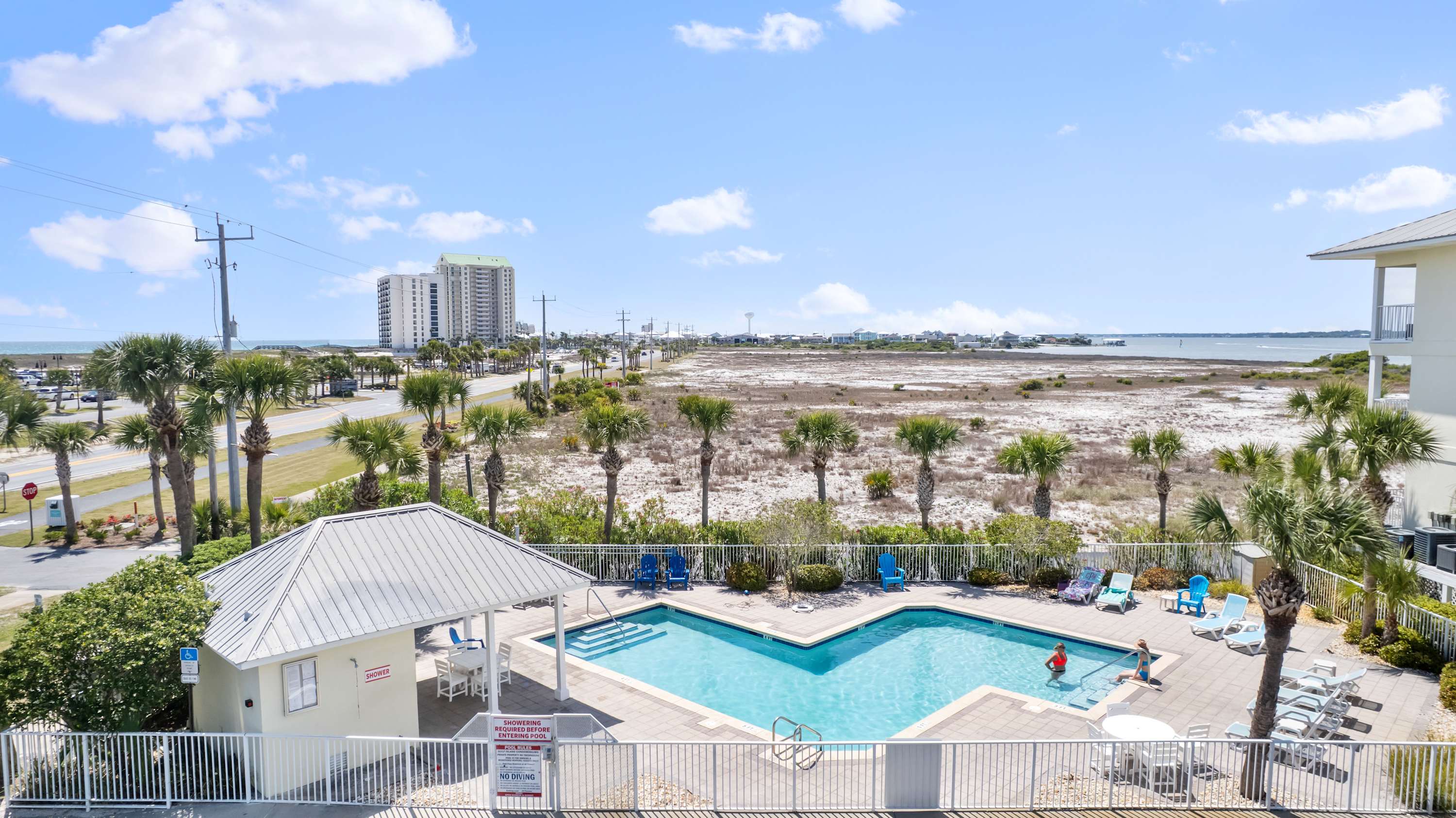 Gulf Island Condominiums 434 6