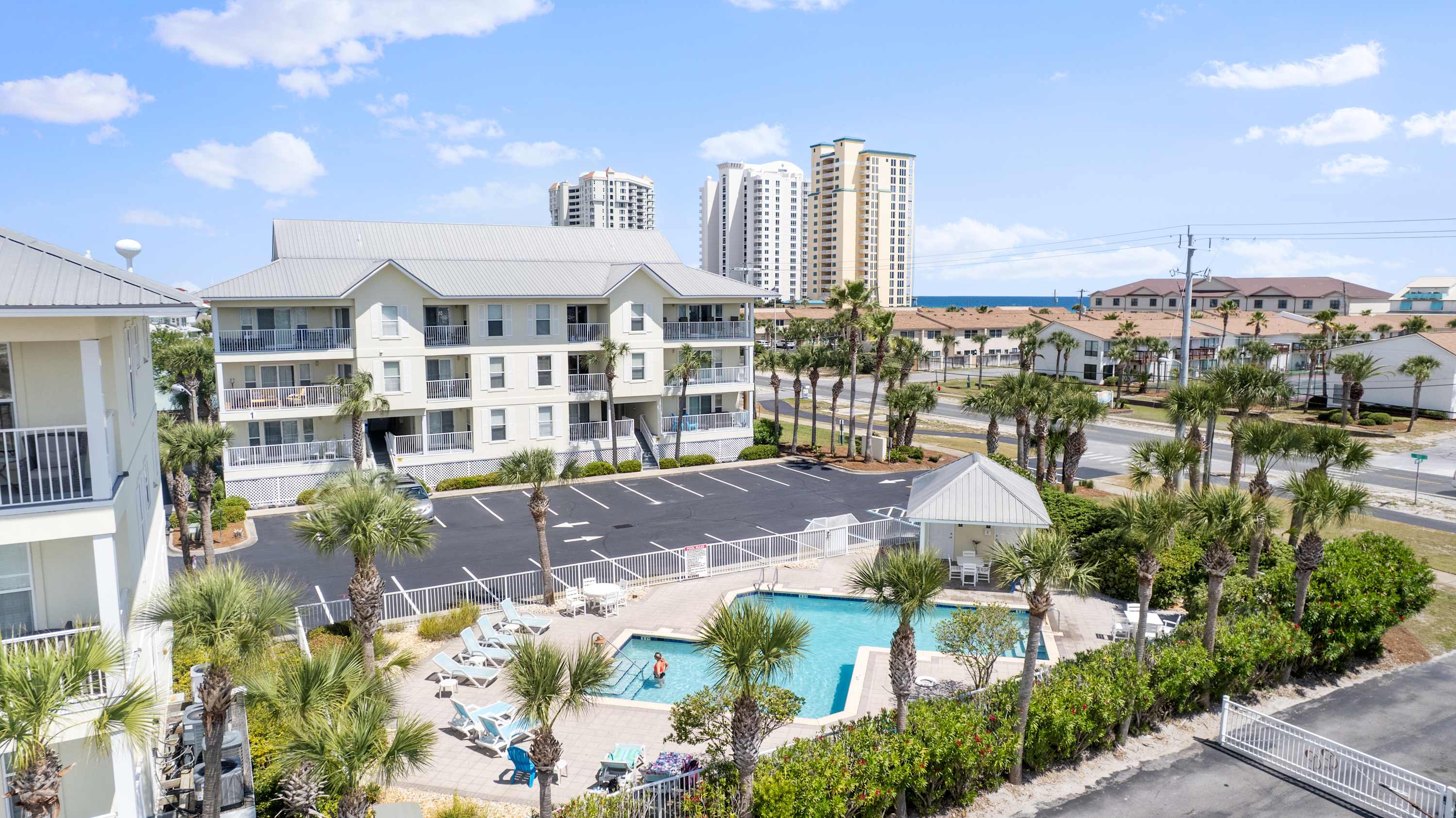 Gulf Island Condominiums 434 5